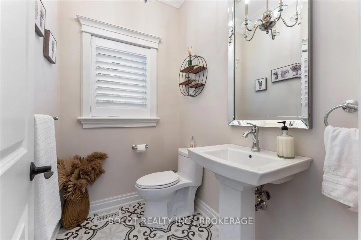 Photo 16 of 1107 Balfour Street, Pelham, Fenwick — HOMEH