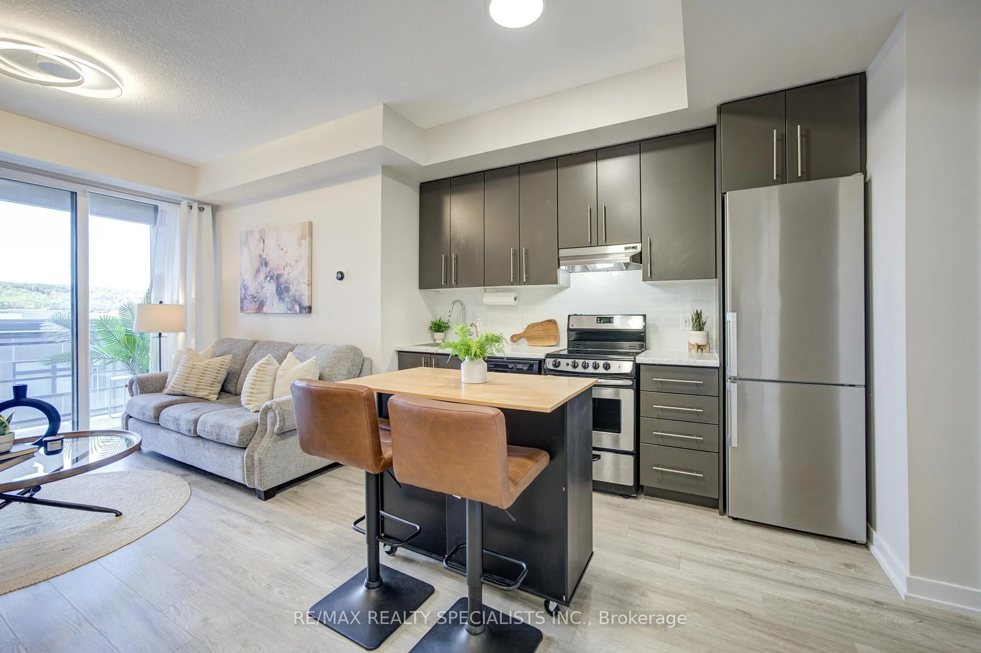 Photo 6 of Unit 407, 40 Esplanade Lane, Grimsby, Grimsby Beach — HOMEH