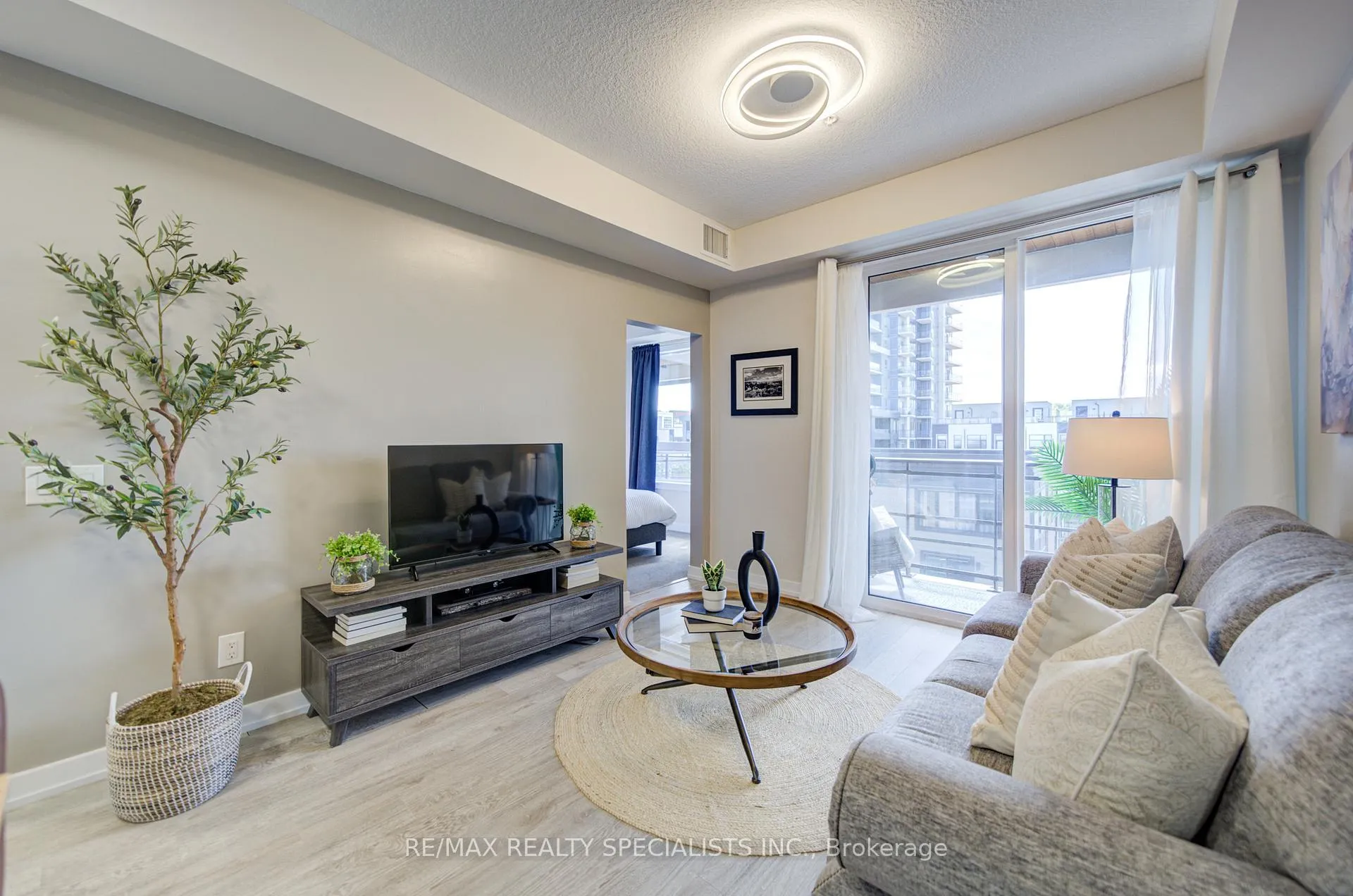 Photo 7 of Unit 407, 40 Esplanade Lane, Grimsby, Grimsby Beach — HOMEH