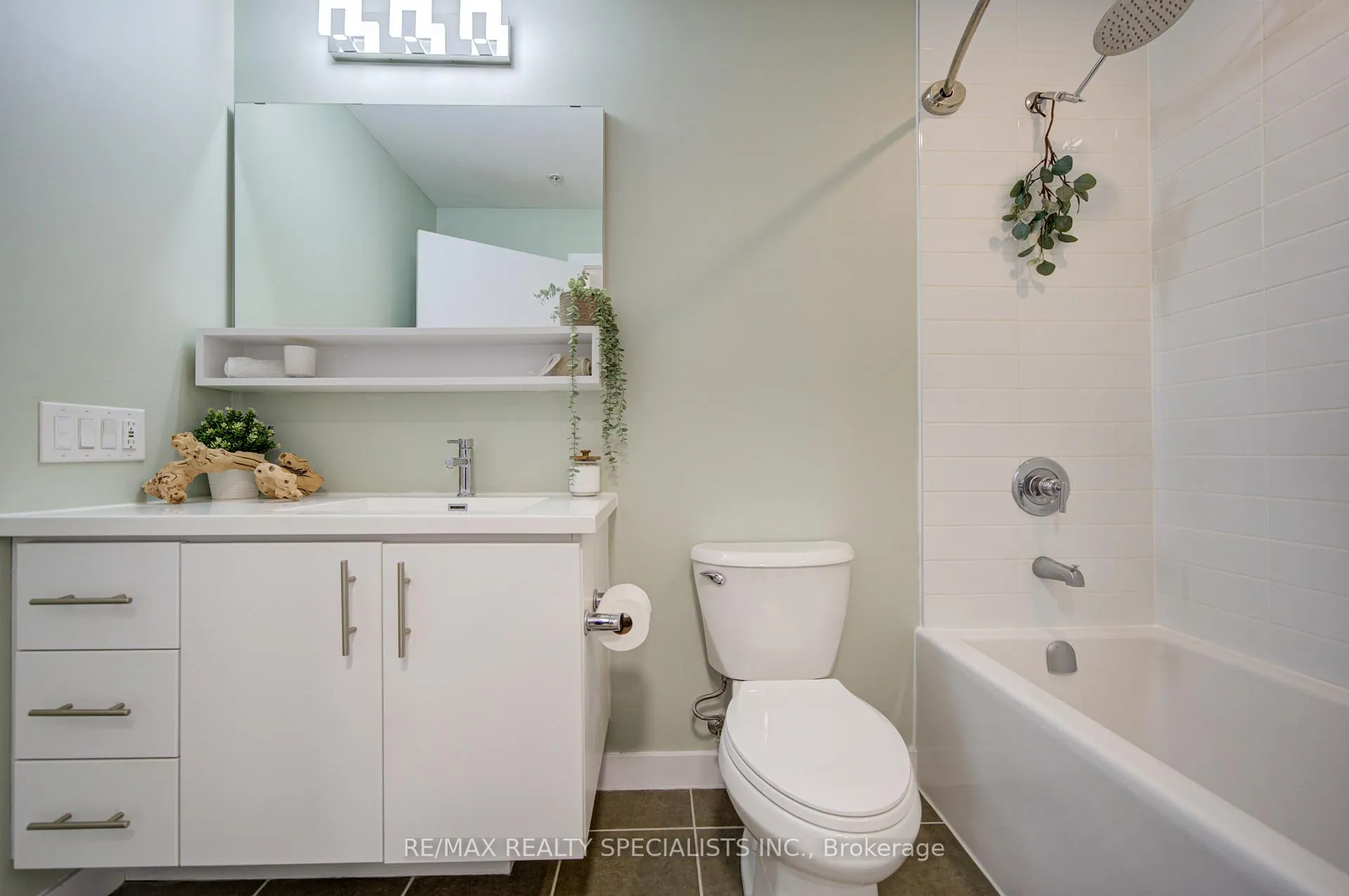 Photo 18 of Unit 407, 40 Esplanade Lane, Grimsby, Grimsby Beach — HOMEH