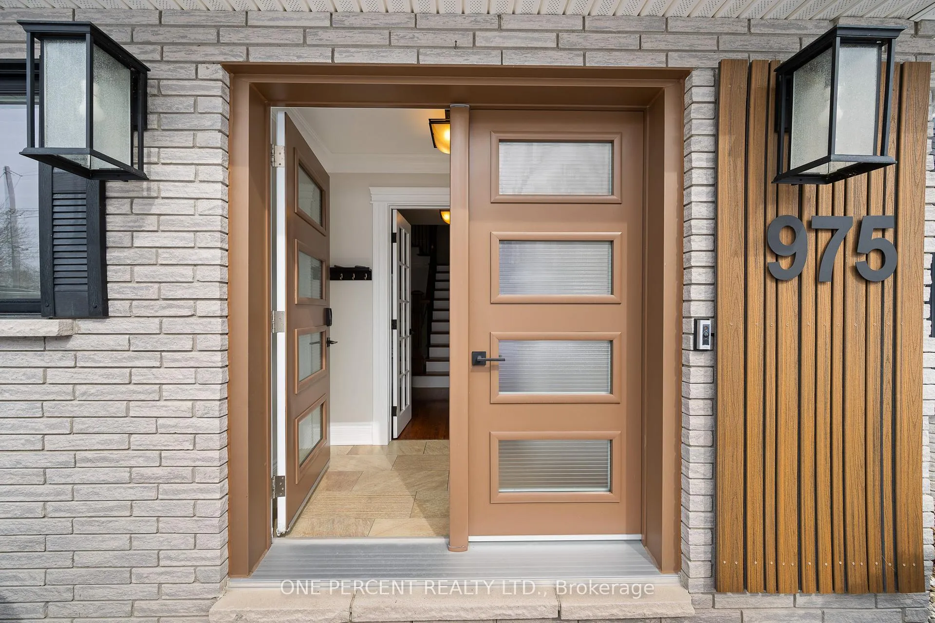 Photo 3 of 975 Fieldown Street, Ottawa, Cumberland Ridge — HOMEH