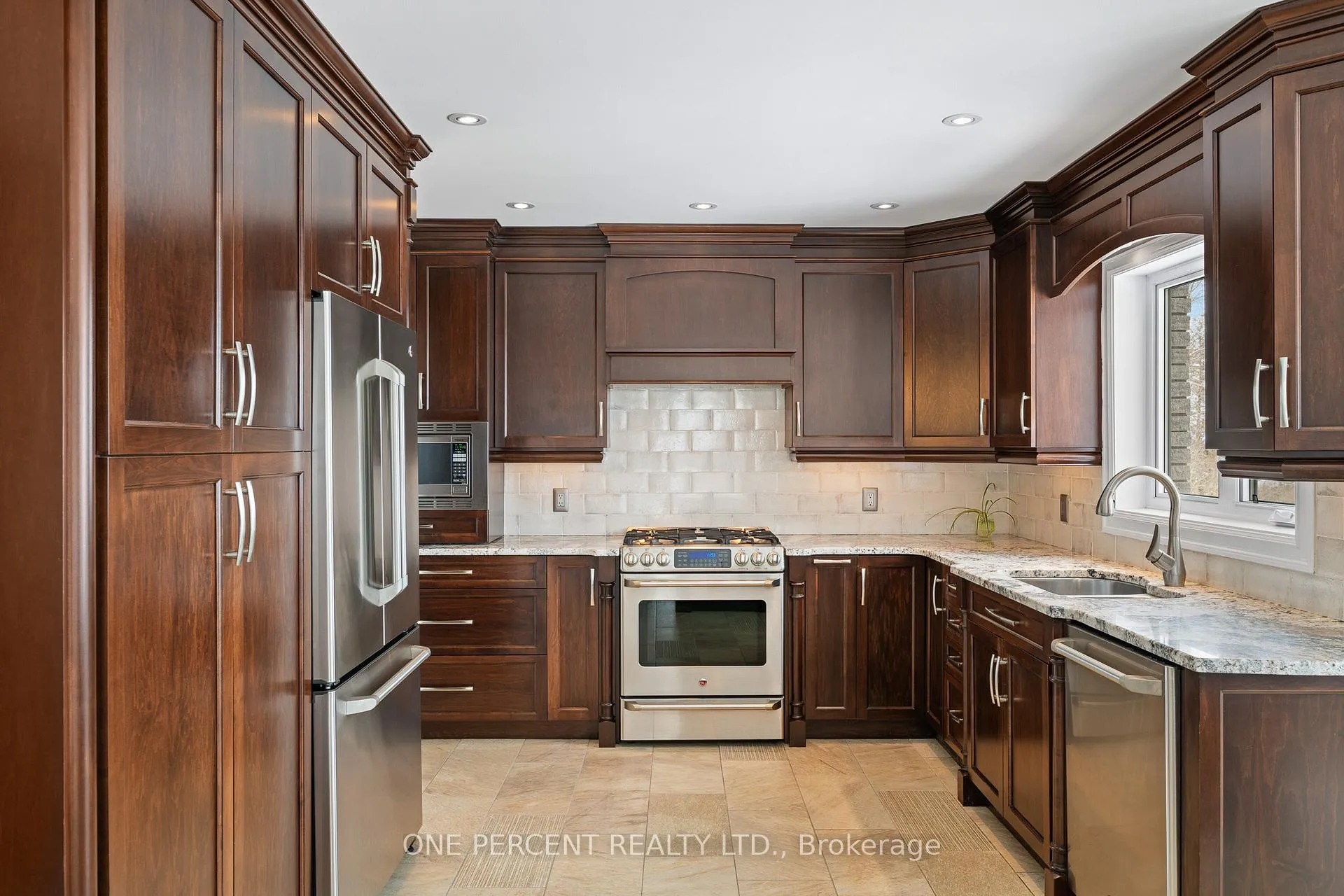 Photo 16 of 975 Fieldown Street, Ottawa, Cumberland Ridge — HOMEH