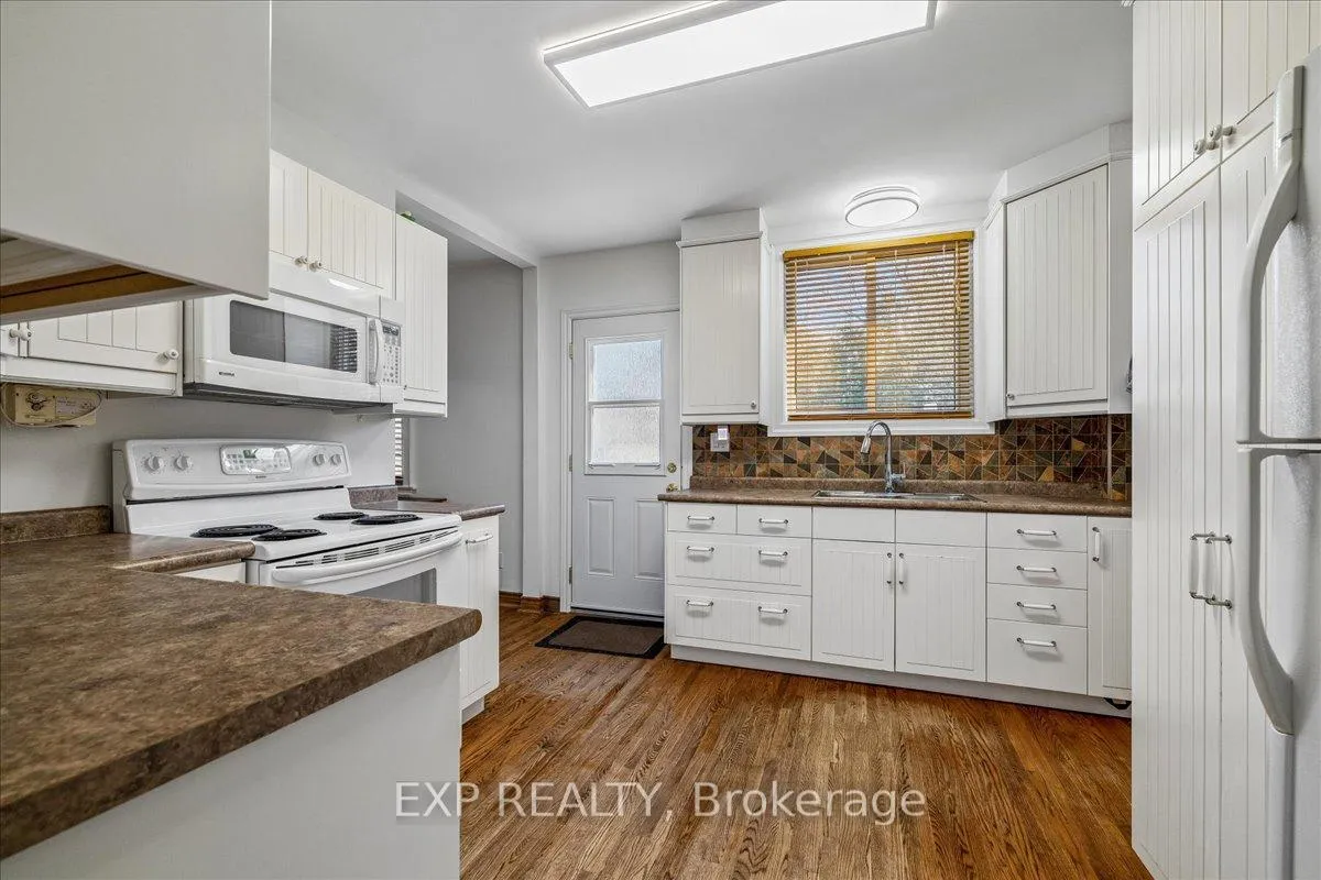Photo 11 of 1025 King Road, Burlington, LaSalle — HOMEH