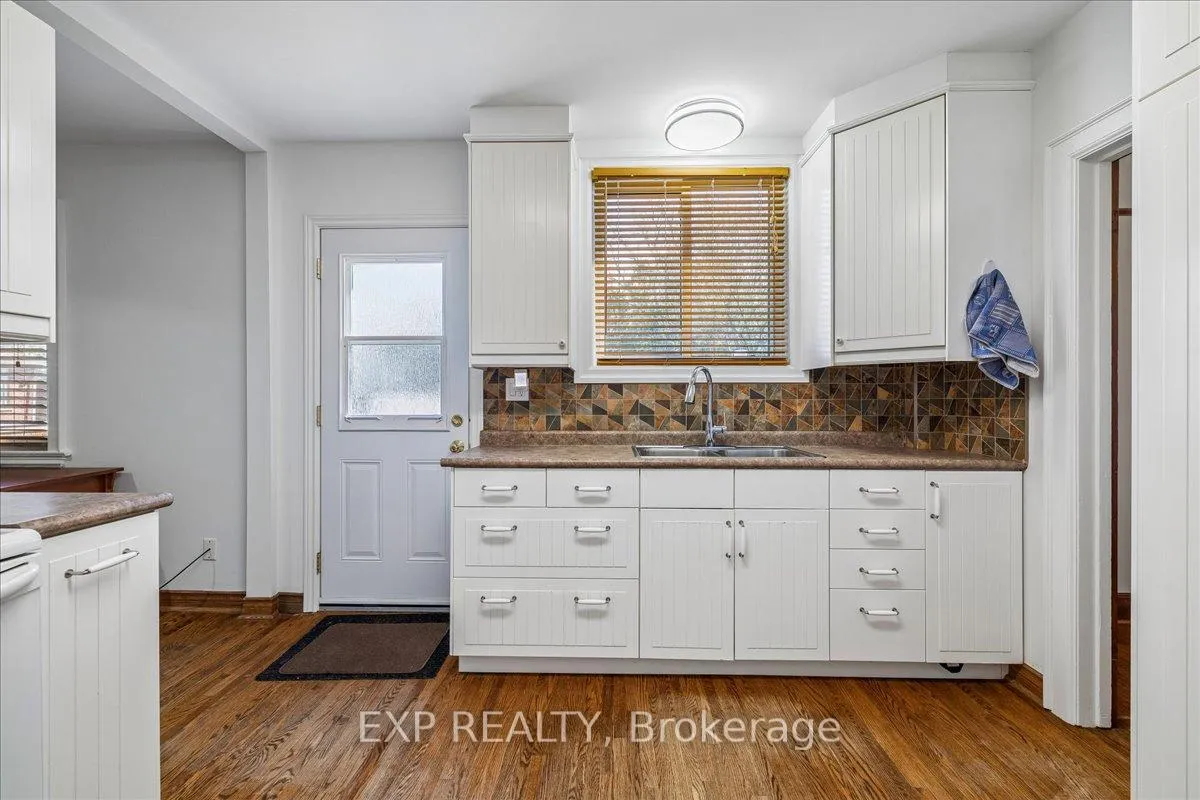 Photo 12 of 1025 King Road, Burlington, LaSalle — HOMEH