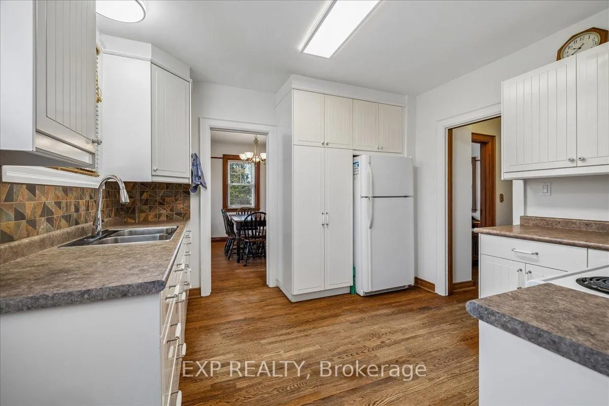 Photo 14 of 1025 King Road, Burlington, LaSalle — HOMEH