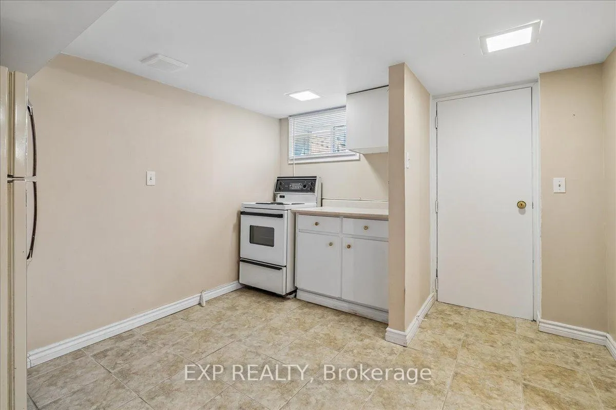 Photo 31 of 1025 King Road, Burlington, LaSalle — HOMEH