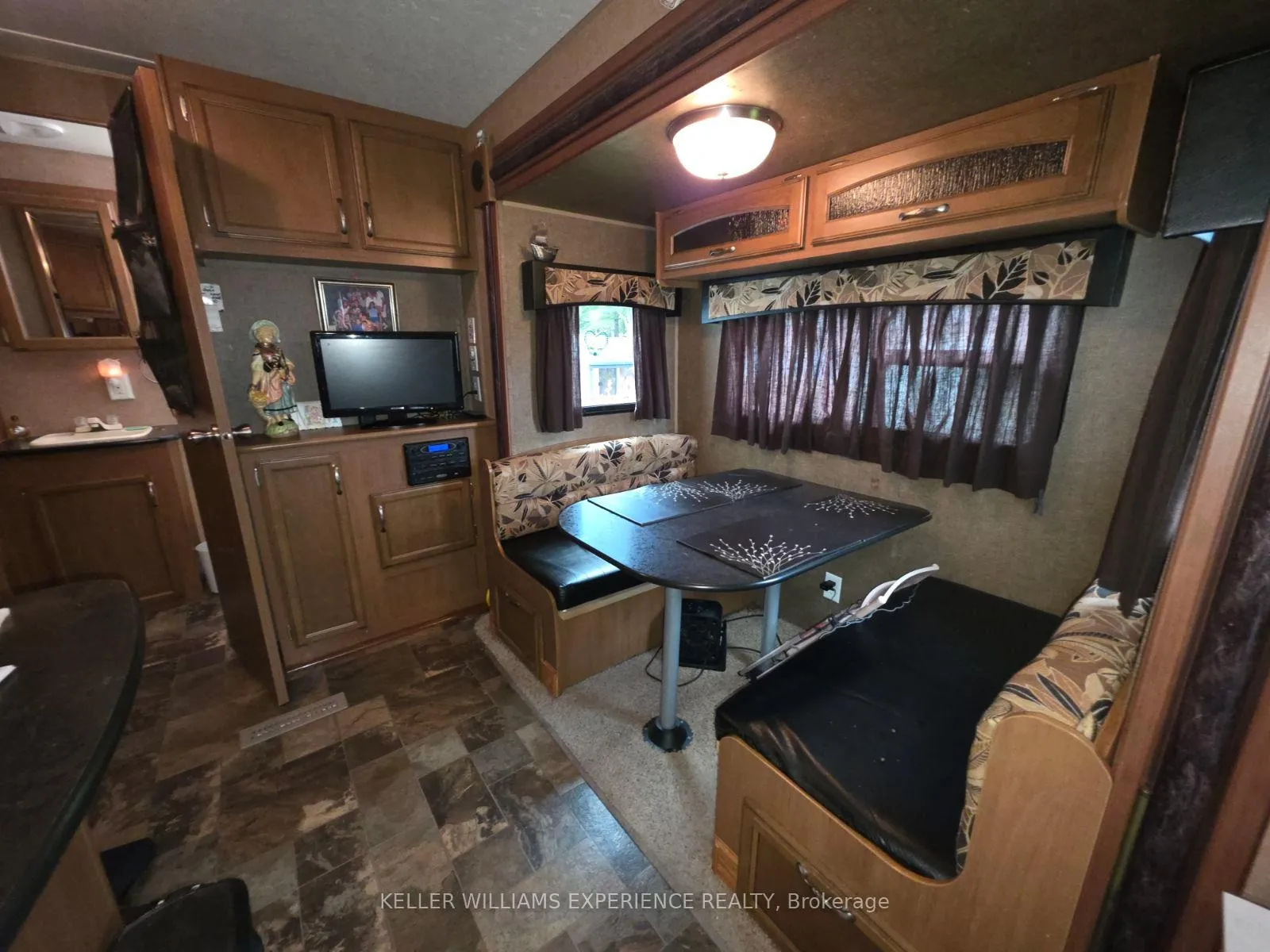 Photo 4 of Unit # 65, 5216 County 90 Road, Springwater, Rural Springwater — HOMEH