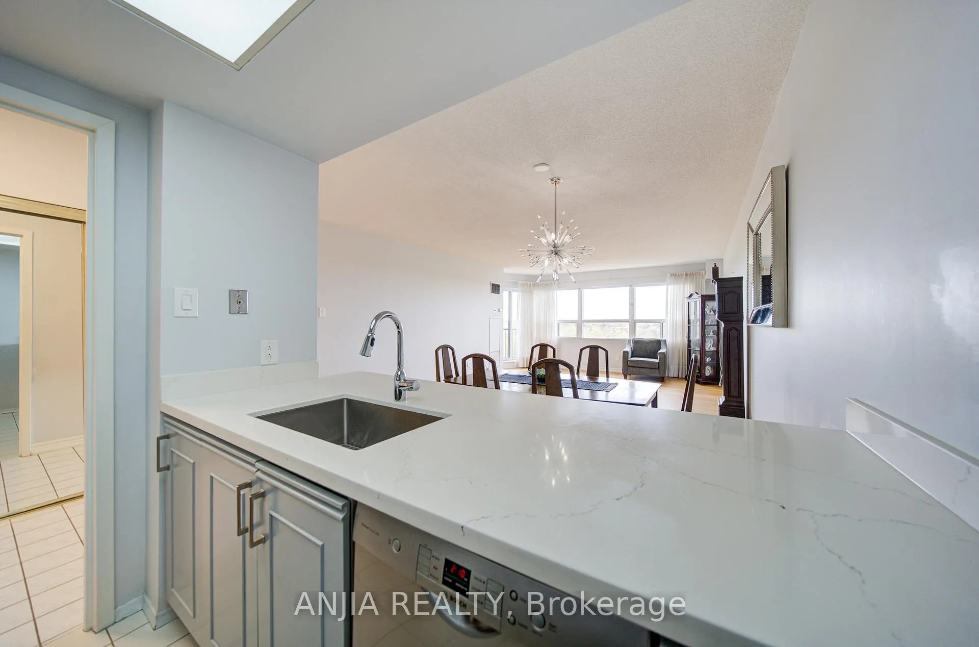 Photo 6 of Unit 908, 2 Raymerville Drive, Markham, Raymerville — HOMEH