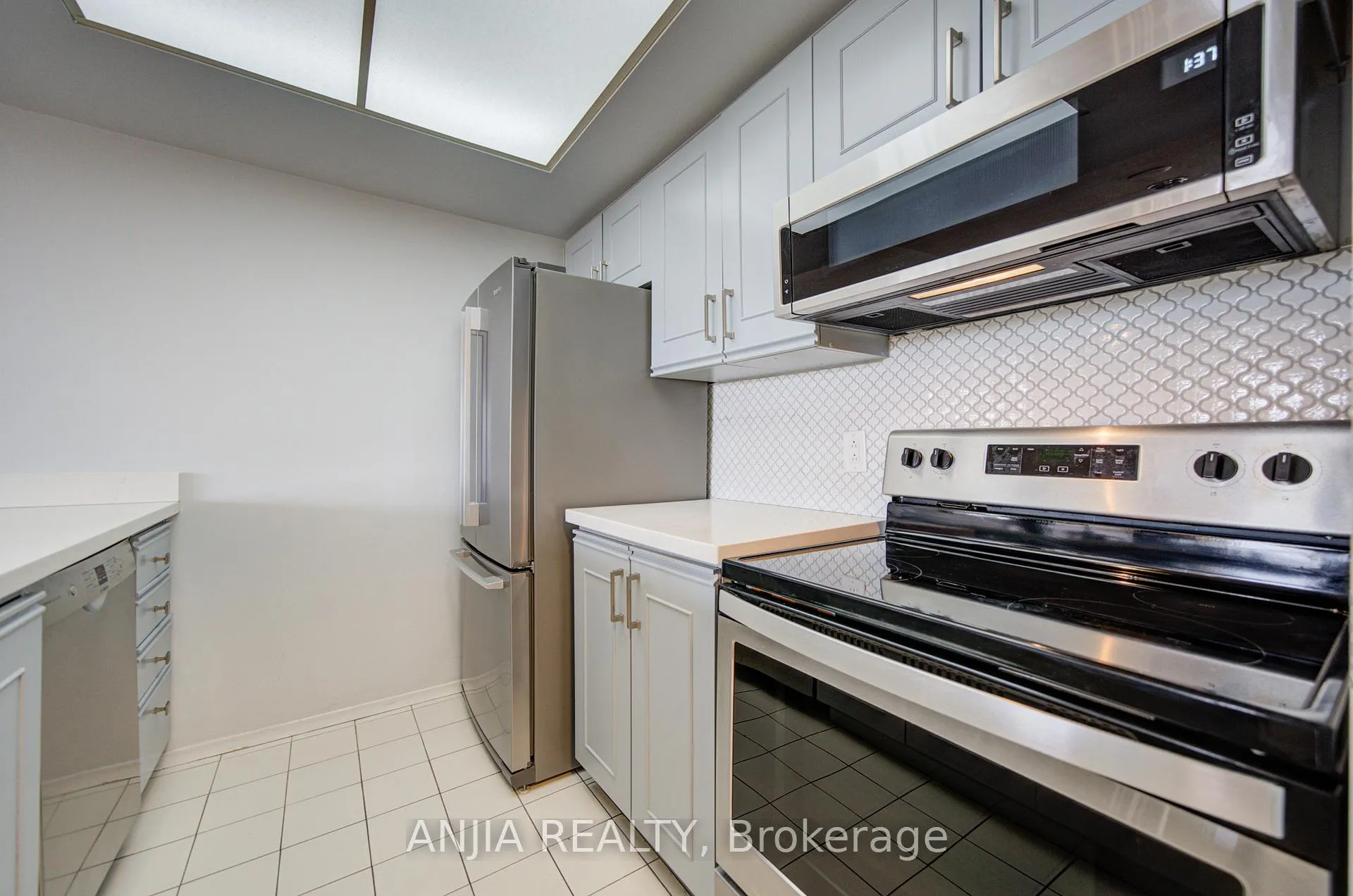 Photo 8 of Unit 908, 2 Raymerville Drive, Markham, Raymerville — HOMEH