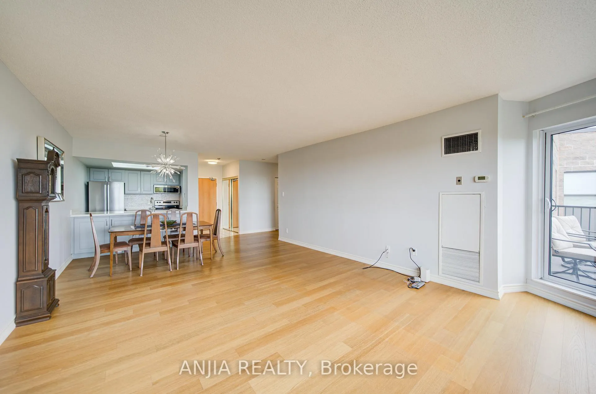 Photo 13 of Unit 908, 2 Raymerville Drive, Markham, Raymerville — HOMEH
