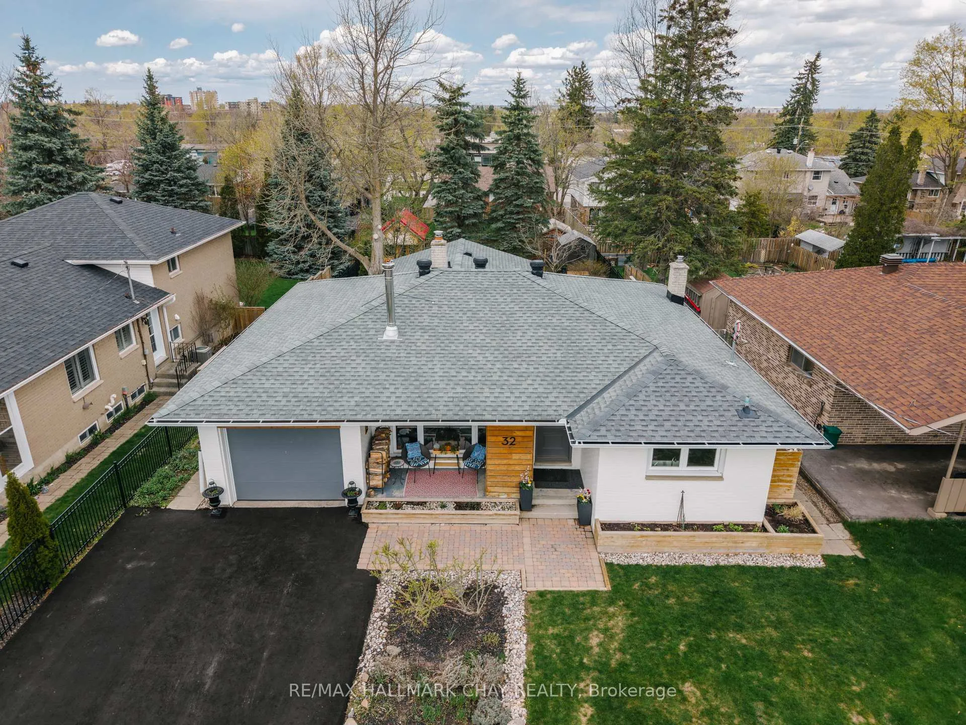 Photo 4 of 32 Melrose Avenue, Barrie, Codrington — HOMEH