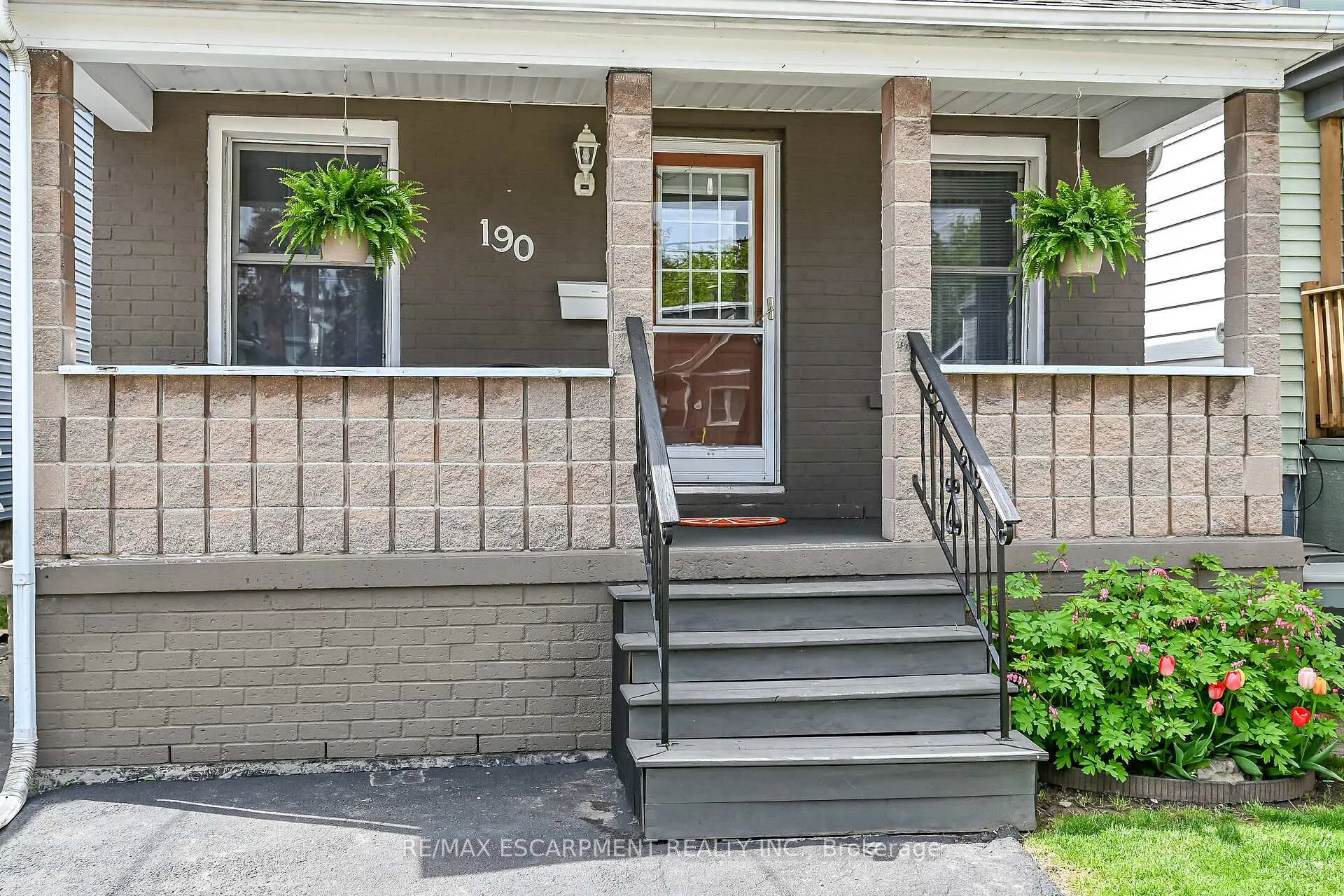 Photo 2 of 190 Campbell Avenue, Hamilton, Crown Point — HOMEH