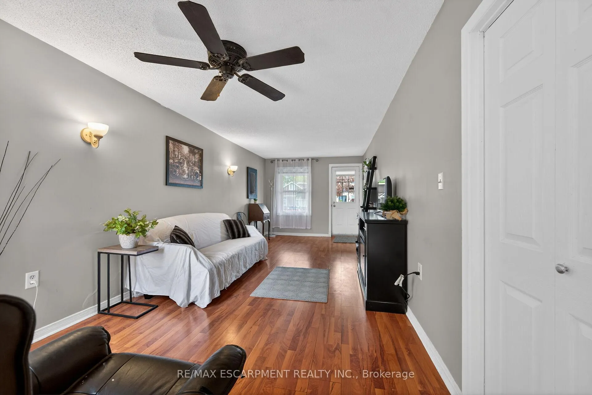 Photo 5 of 190 Campbell Avenue, Hamilton, Crown Point — HOMEH