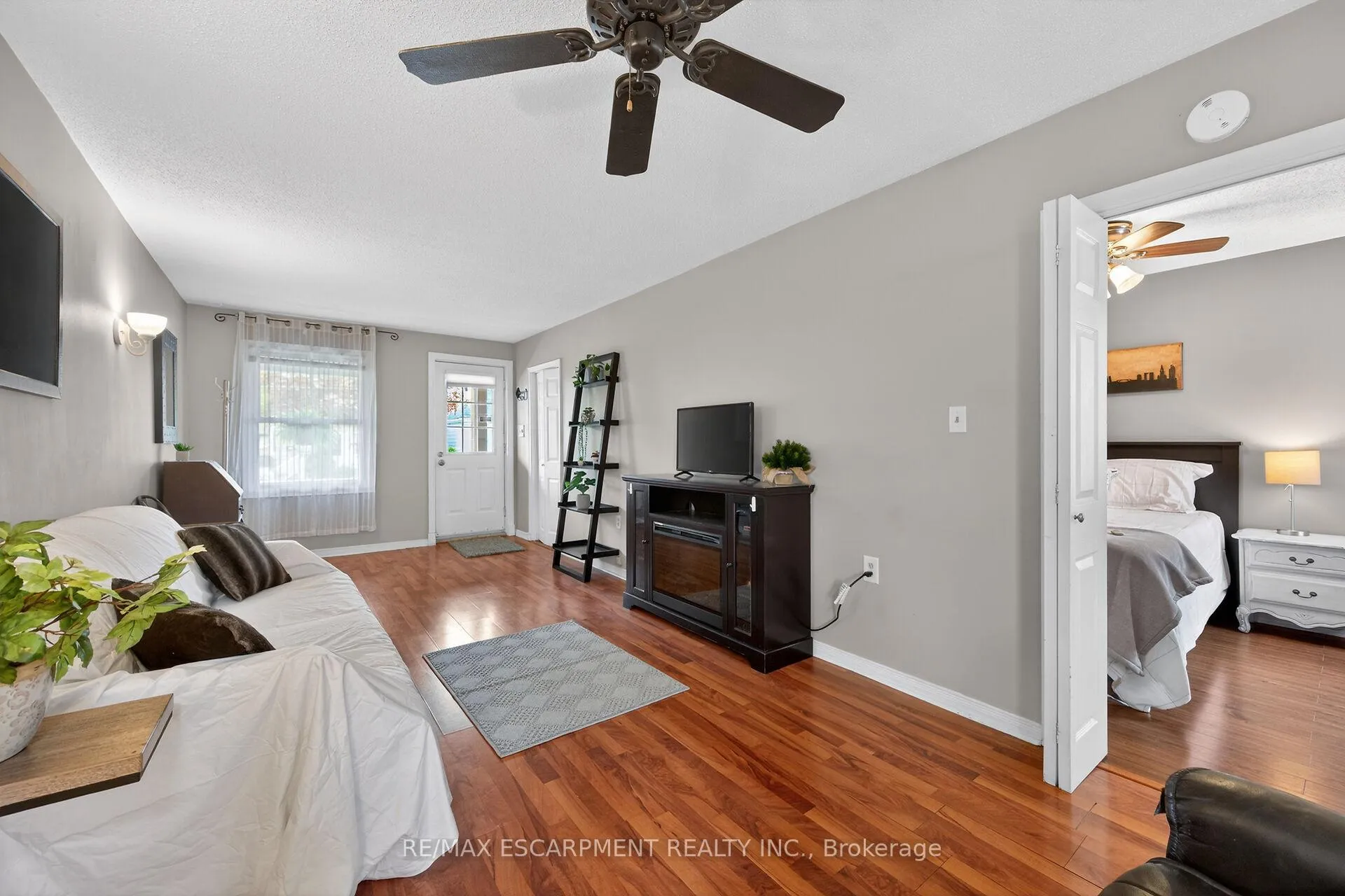 Photo 6 of 190 Campbell Avenue, Hamilton, Crown Point — HOMEH