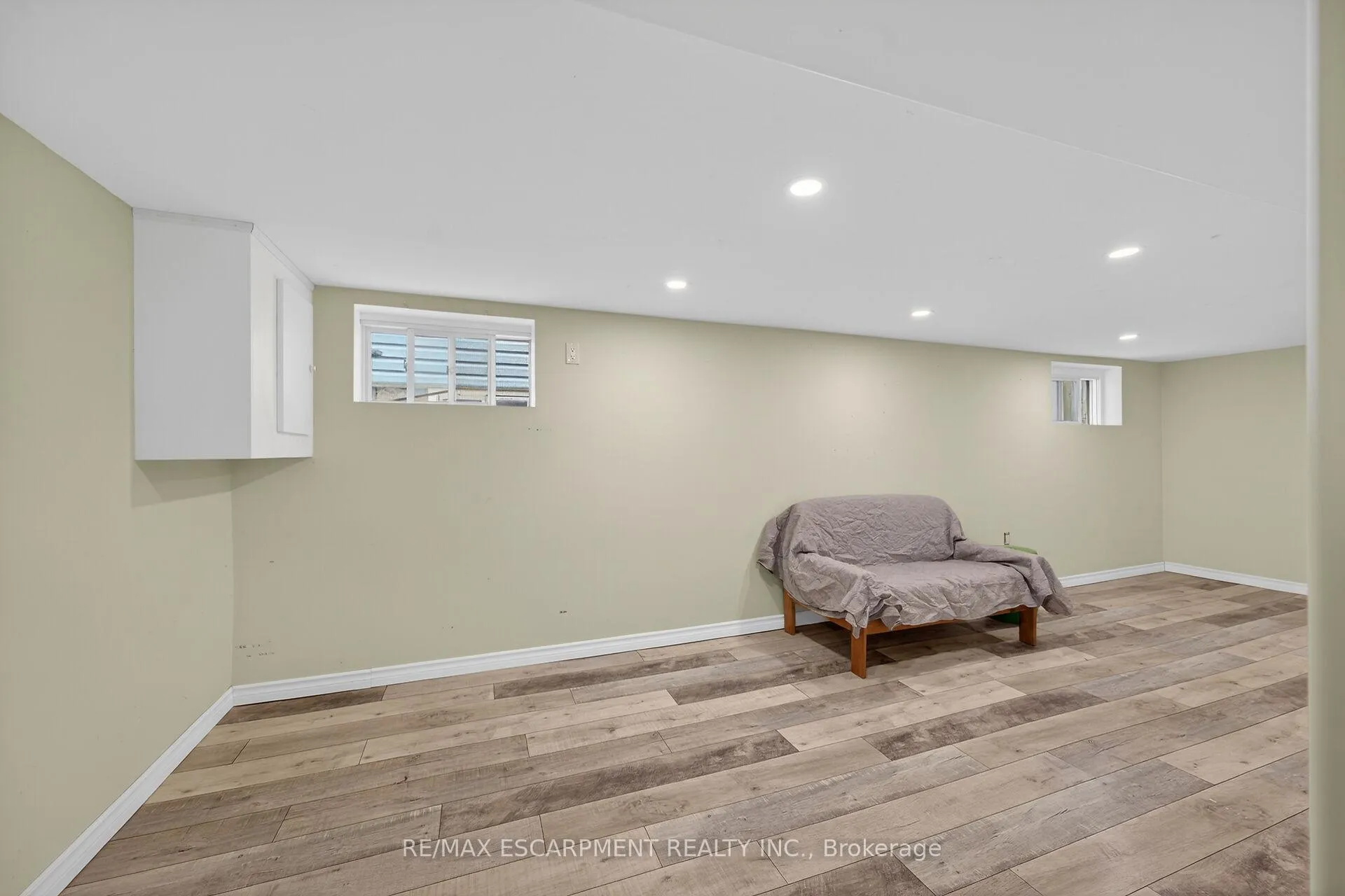 Photo 15 of 190 Campbell Avenue, Hamilton, Crown Point — HOMEH