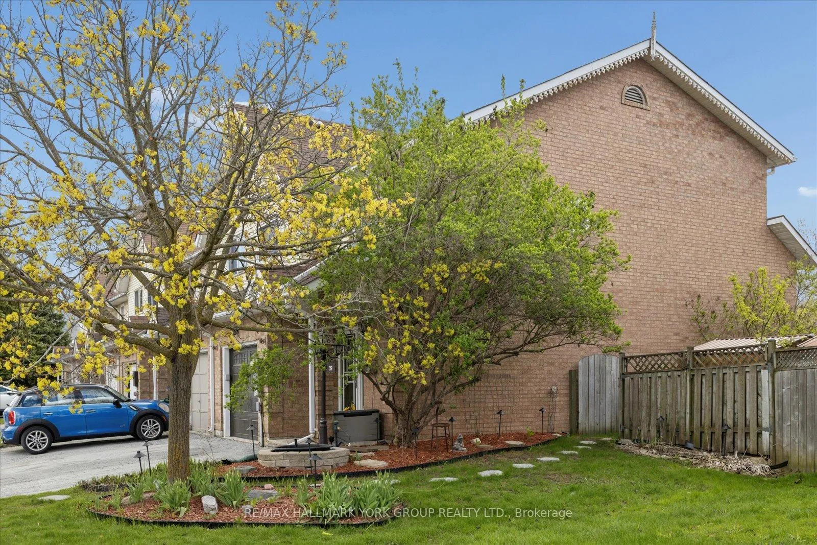 Photo 4 of 29 Biscayne Boulevard, Georgina, Keswick South — HOMEH