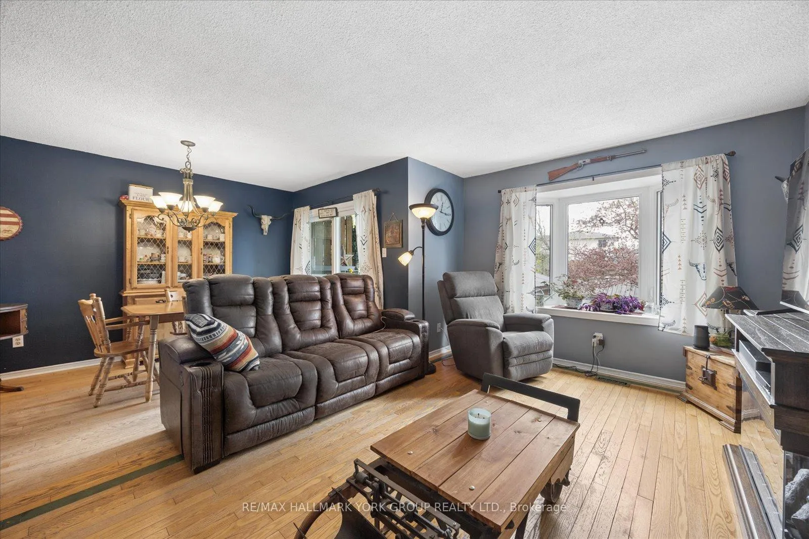 Photo 9 of 29 Biscayne Boulevard, Georgina, Keswick South — HOMEH