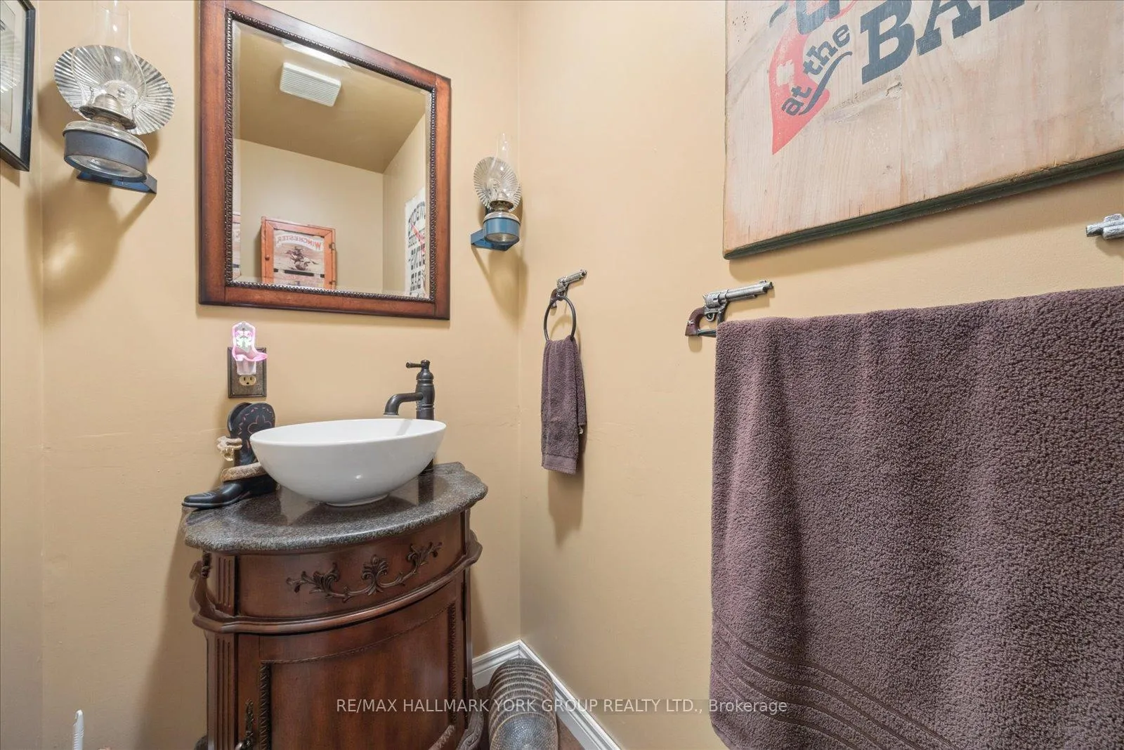 Photo 19 of 29 Biscayne Boulevard, Georgina, Keswick South — HOMEH