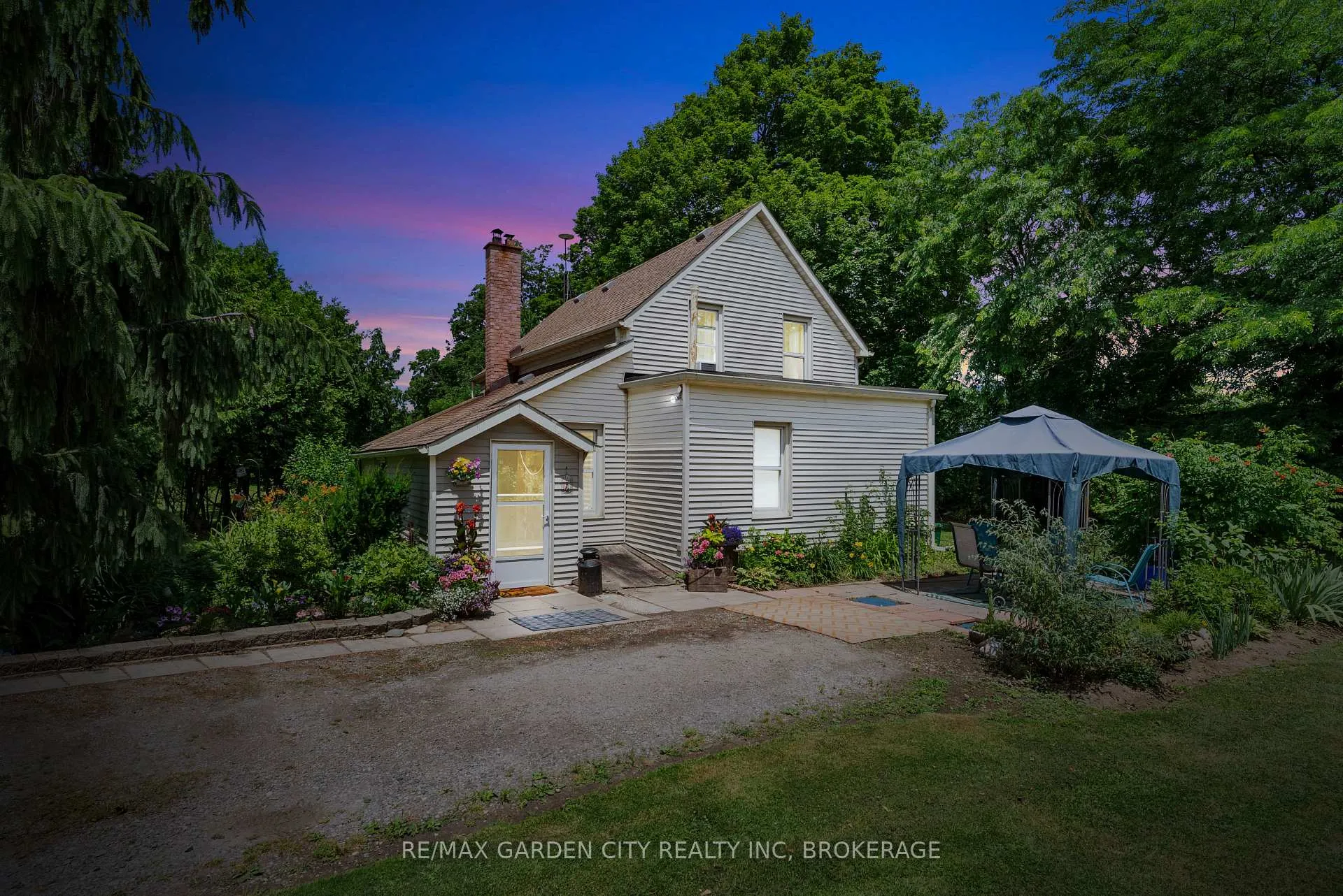 Photo 38 of 5400 North Service Road, Lincoln, Lincoln Lake — HOMEH