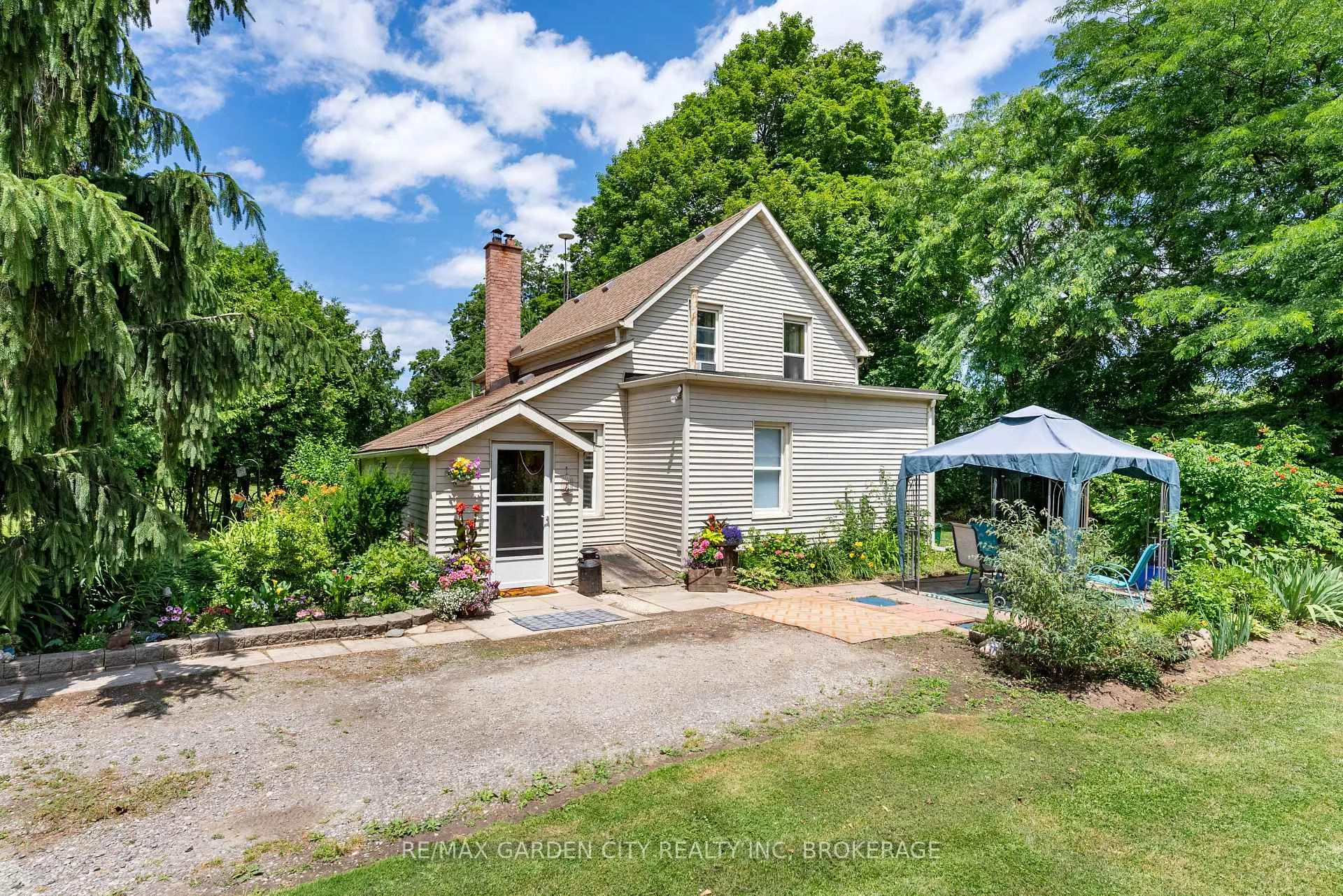Photo 2 of 5400 North Service Road, Lincoln, Lincoln Lake — HOMEH