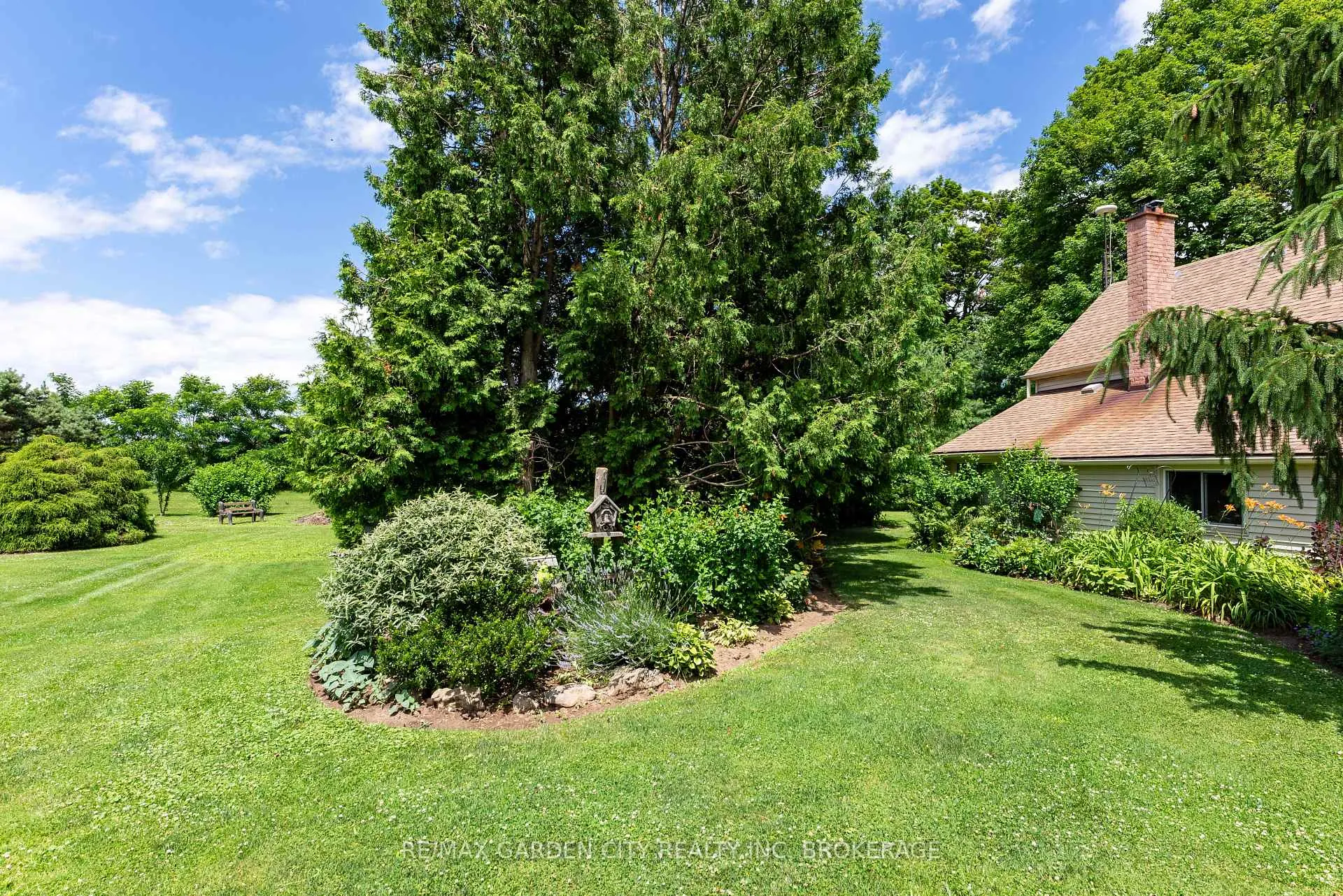 Photo 3 of 5400 North Service Road, Lincoln, Lincoln Lake — HOMEH