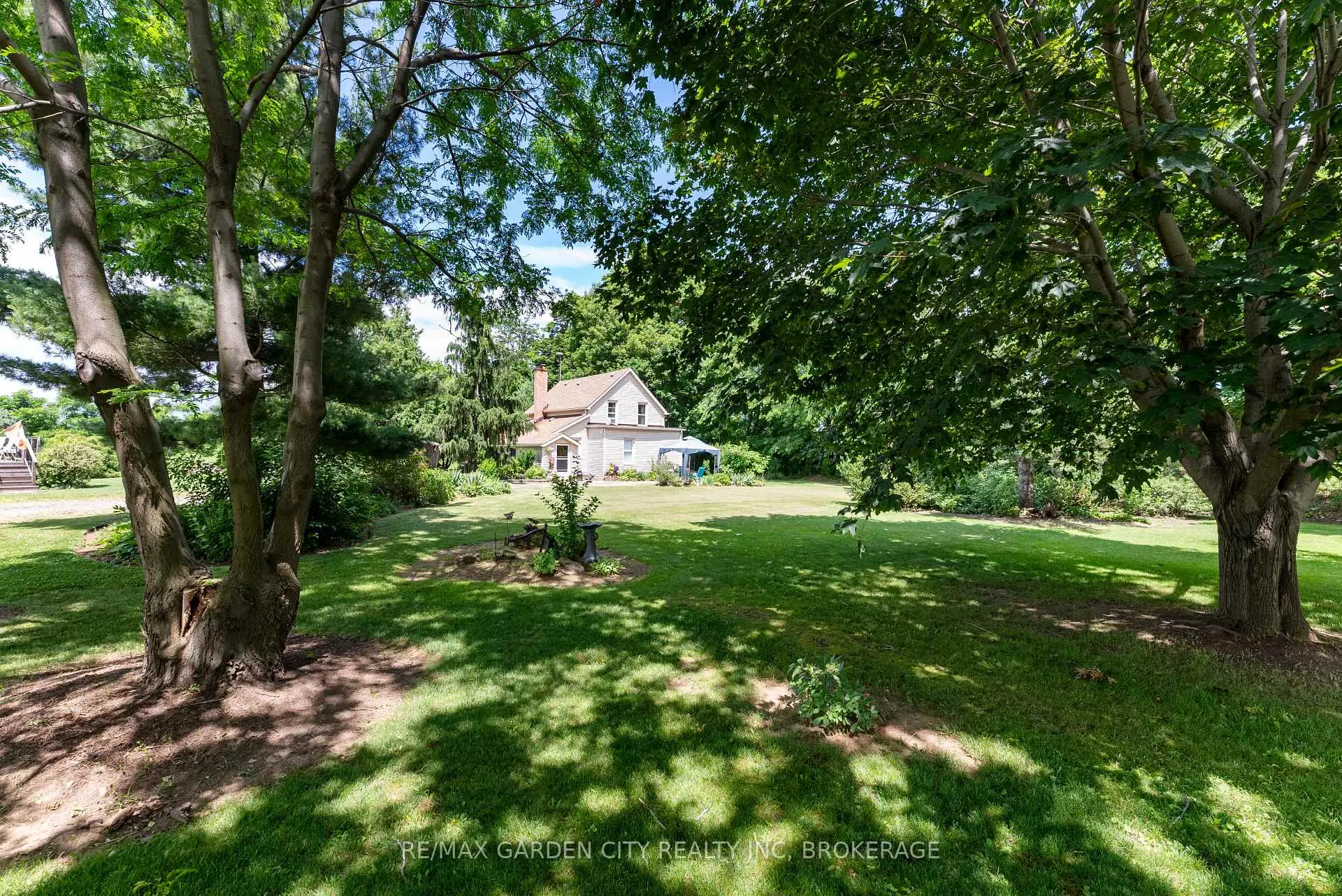 Photo 9 of 5400 North Service Road, Lincoln, Lincoln Lake — HOMEH