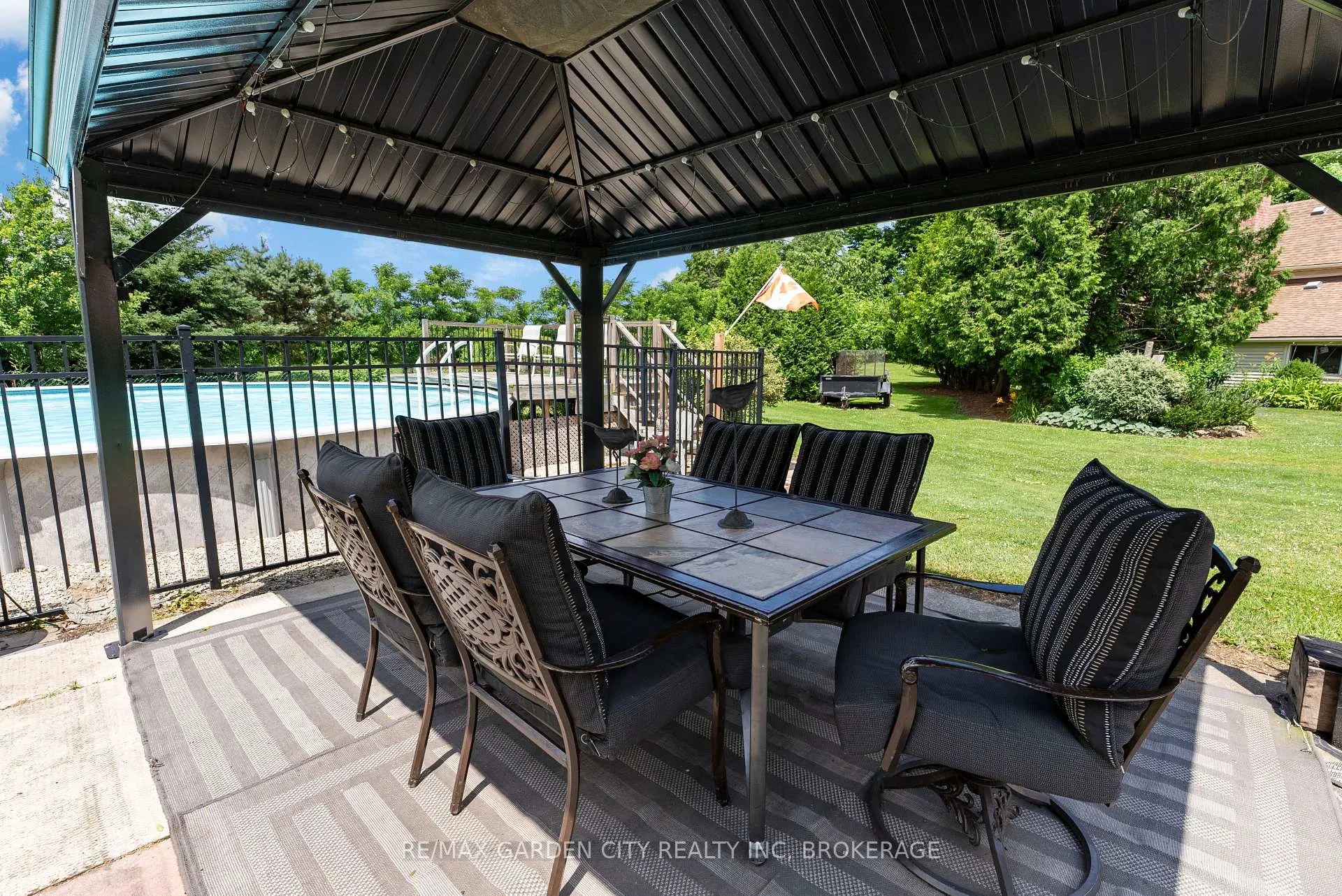 Photo 10 of 5400 North Service Road, Lincoln, Lincoln Lake — HOMEH