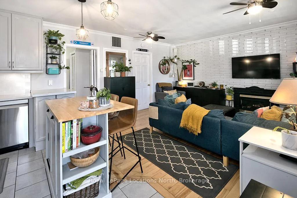Photo 3 of Unit 3, 209528 26 Highway, Blue Mountains — HOMEH