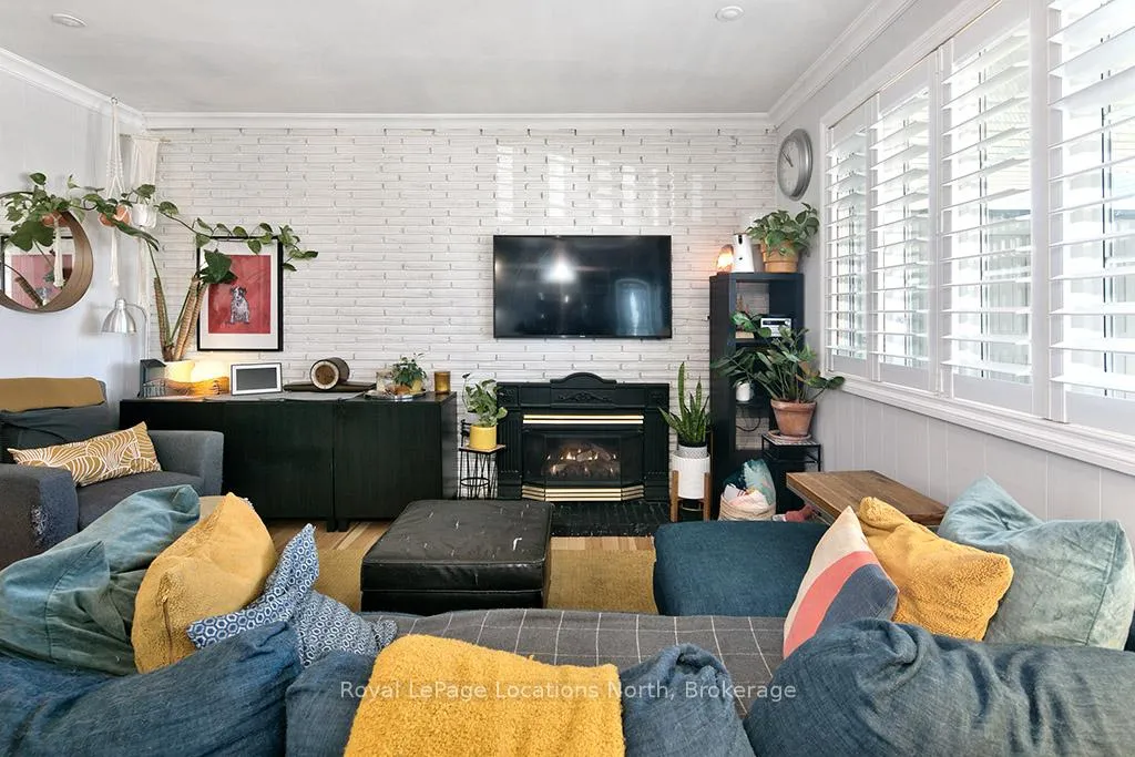 Photo 5 of Unit 3, 209528 26 Highway, Blue Mountains — HOMEH