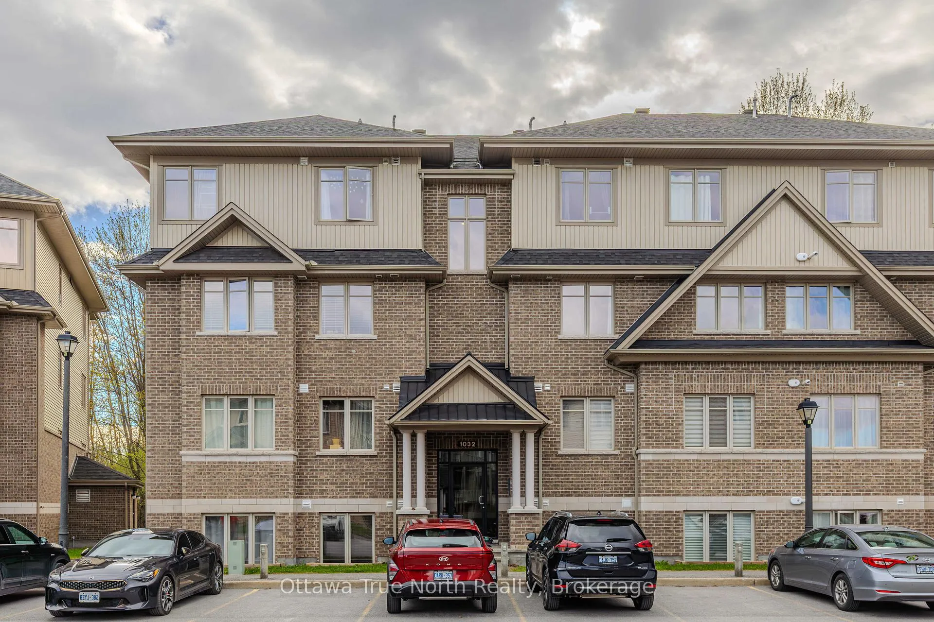 Photo 1 of Unit F, 1032 Beryl Private, Ottawa, Riverside South/Gloucester Glen — HOMEH