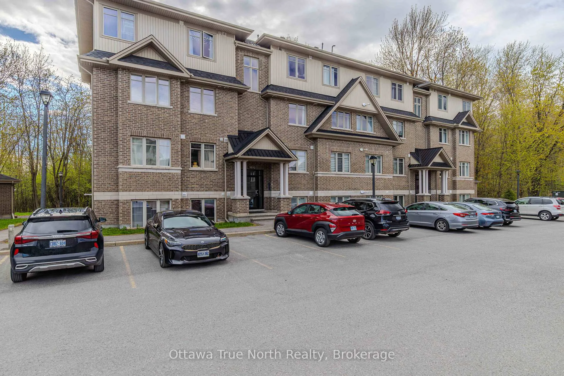 Photo 2 of Unit F, 1032 Beryl Private, Ottawa, Riverside South/Gloucester Glen — HOMEH