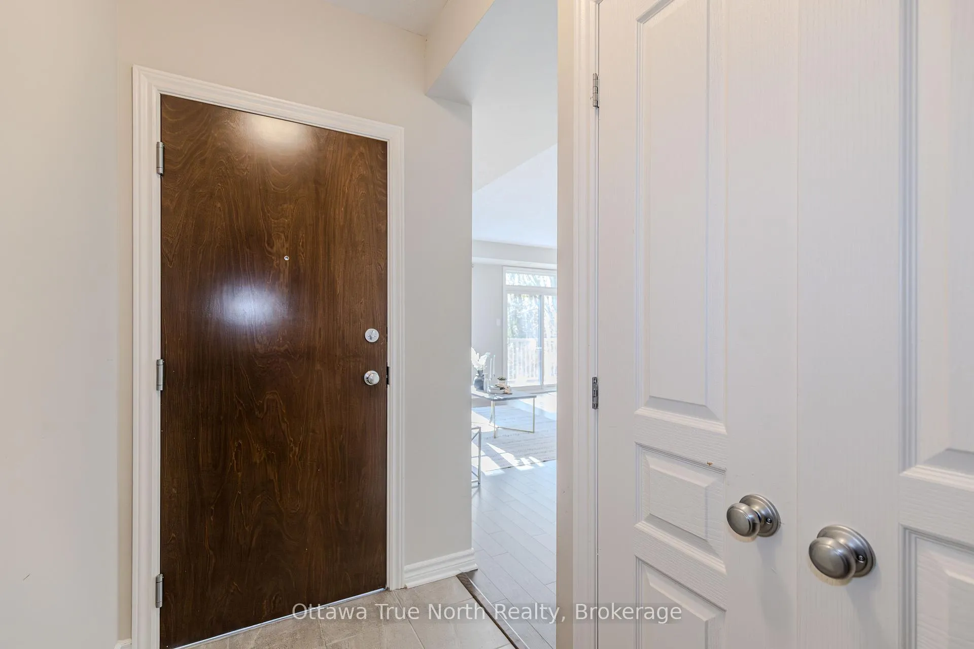 Photo 4 of Unit F, 1032 Beryl Private, Ottawa, Riverside South/Gloucester Glen — HOMEH