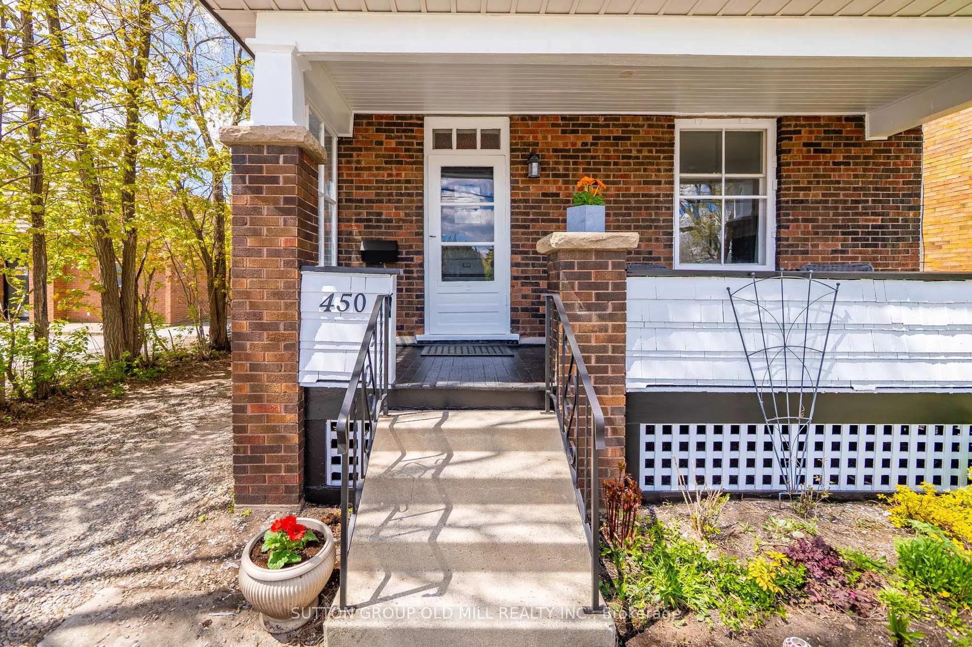 Photo 2 of 450 York Road, Guelph, St. Patrick's Ward — HOMEH