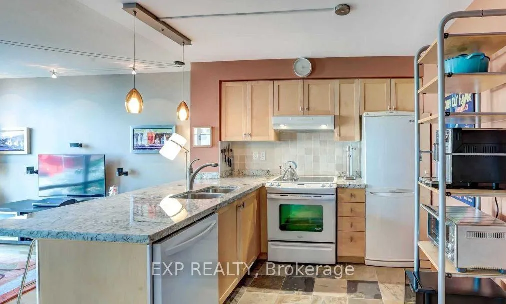 Photo 6 of Unit 306, 650 Queens Quay W, Toronto, Niagara — HOMEH
