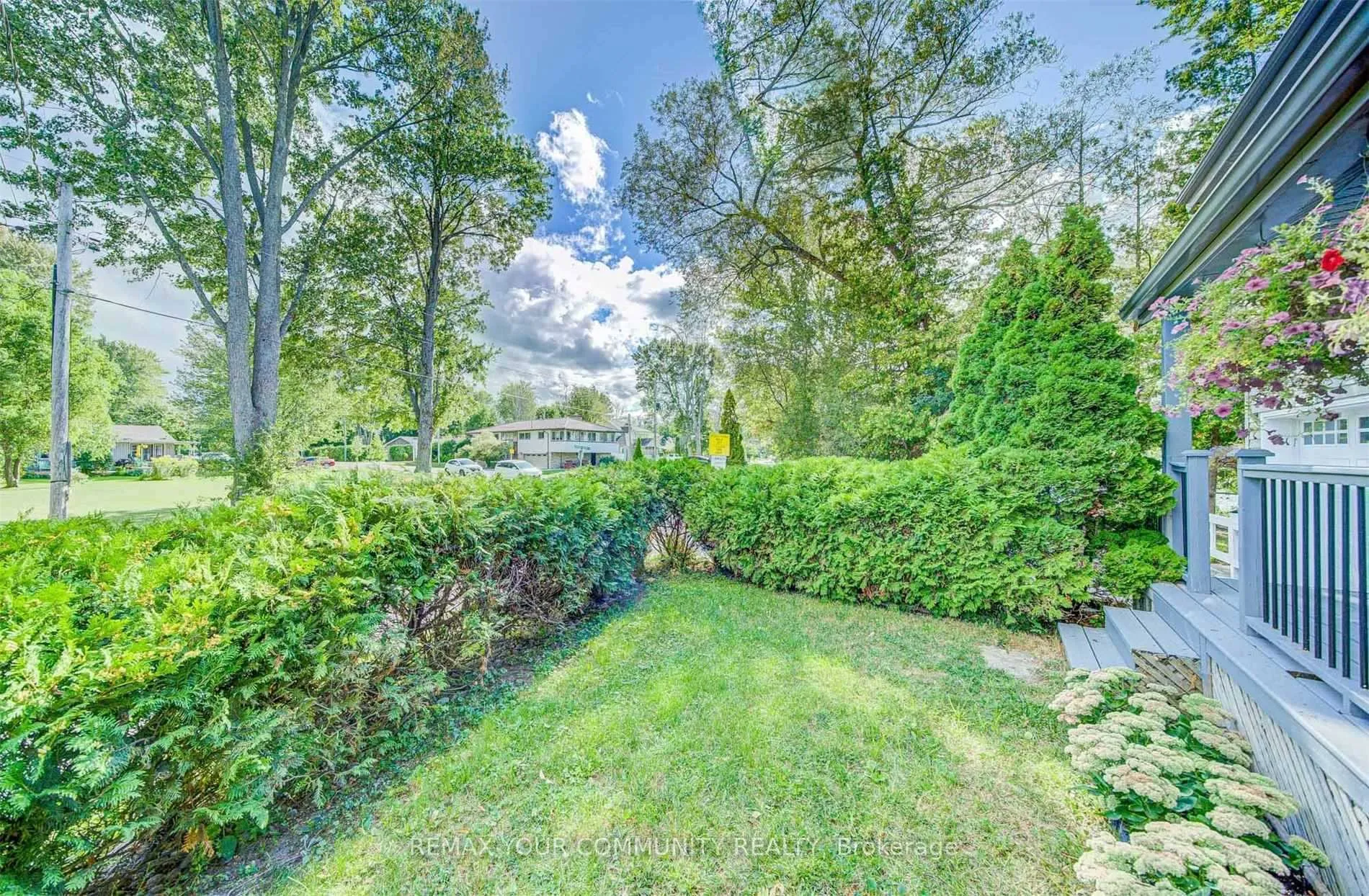 Photo 11 of 228 Lake Drive, Georgina, Historic Lakeshore Communities — HOMEH