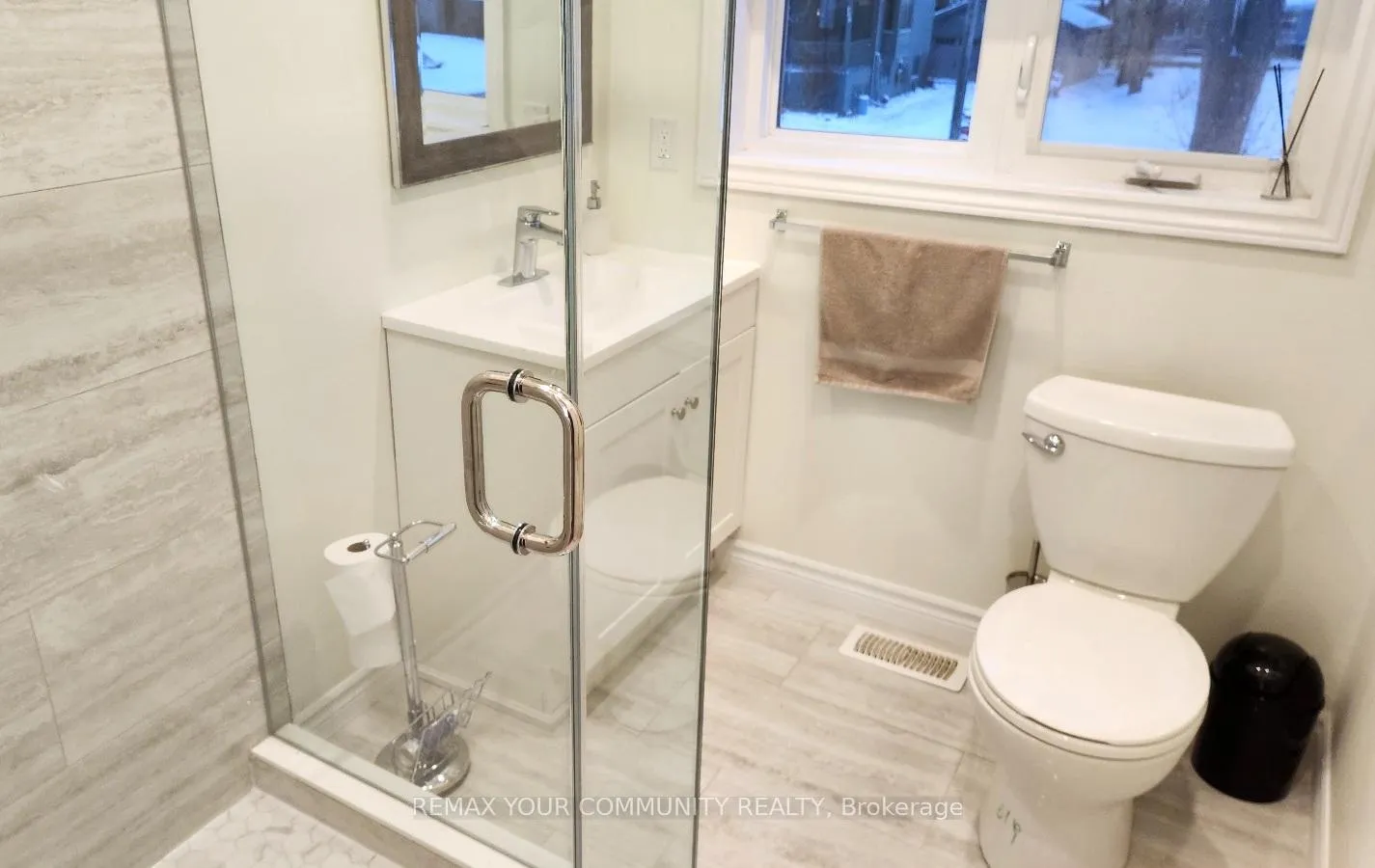 Photo 33 of 228 Lake Drive, Georgina, Historic Lakeshore Communities — HOMEH