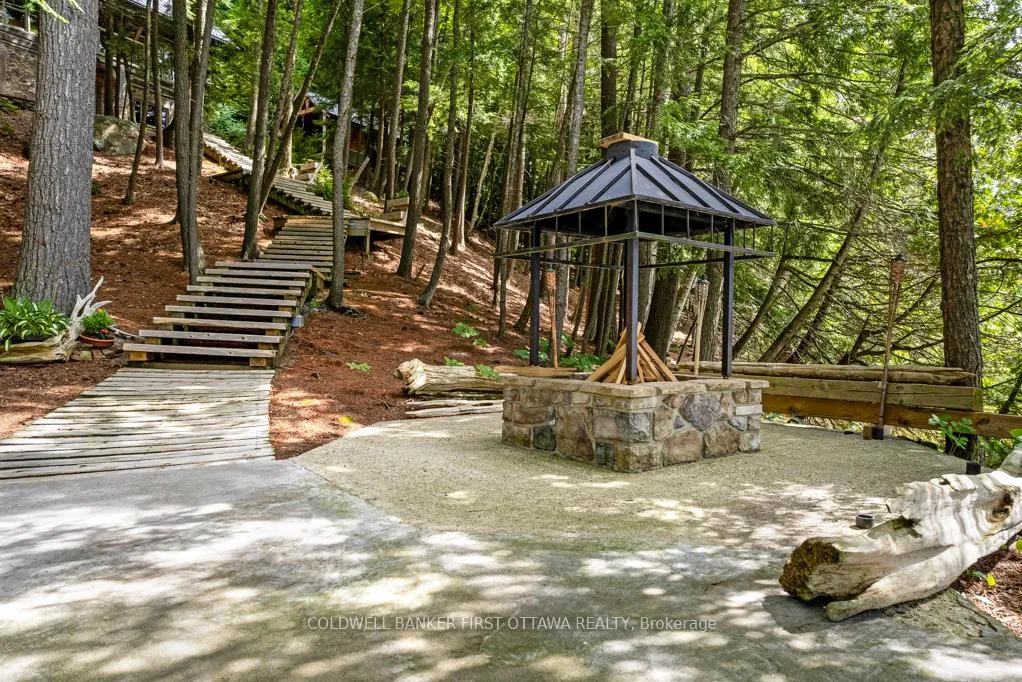Photo 4 of 2275 Palmerston Lake, Frontenac, Frontenac North — HOMEH