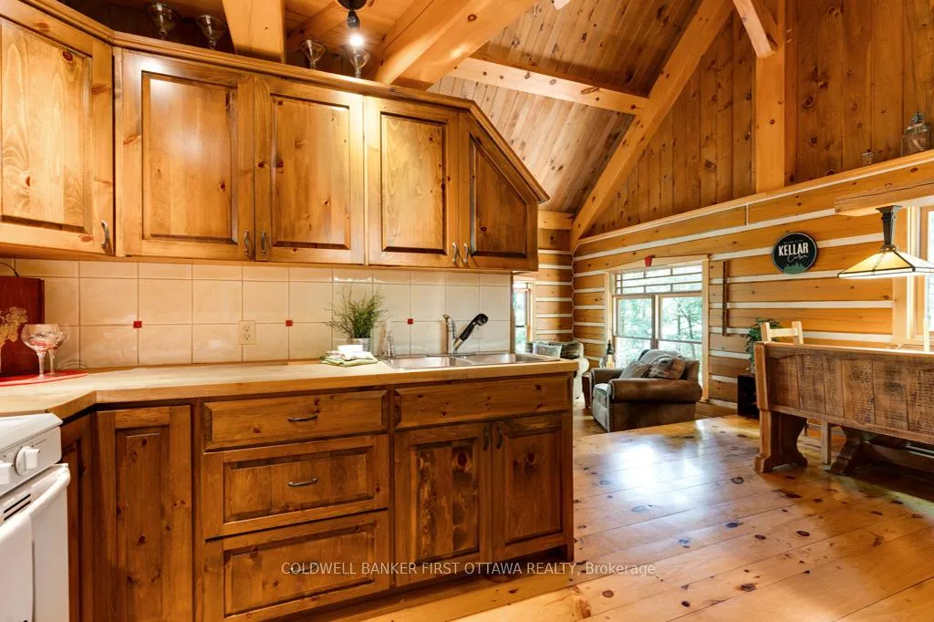 Photo 18 of 2275 Palmerston Lake, Frontenac, Frontenac North — HOMEH