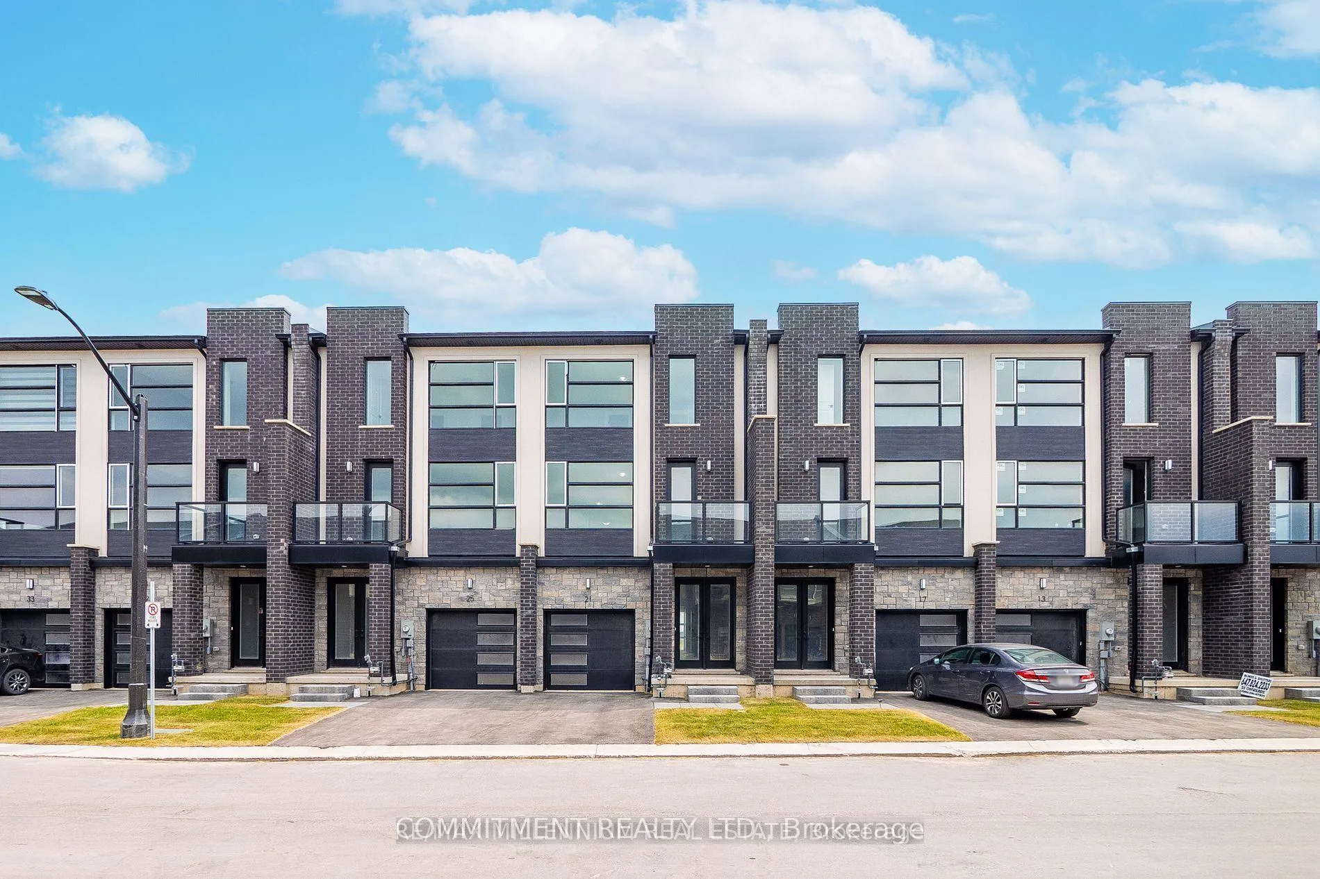 Front of 21 Warren Trail