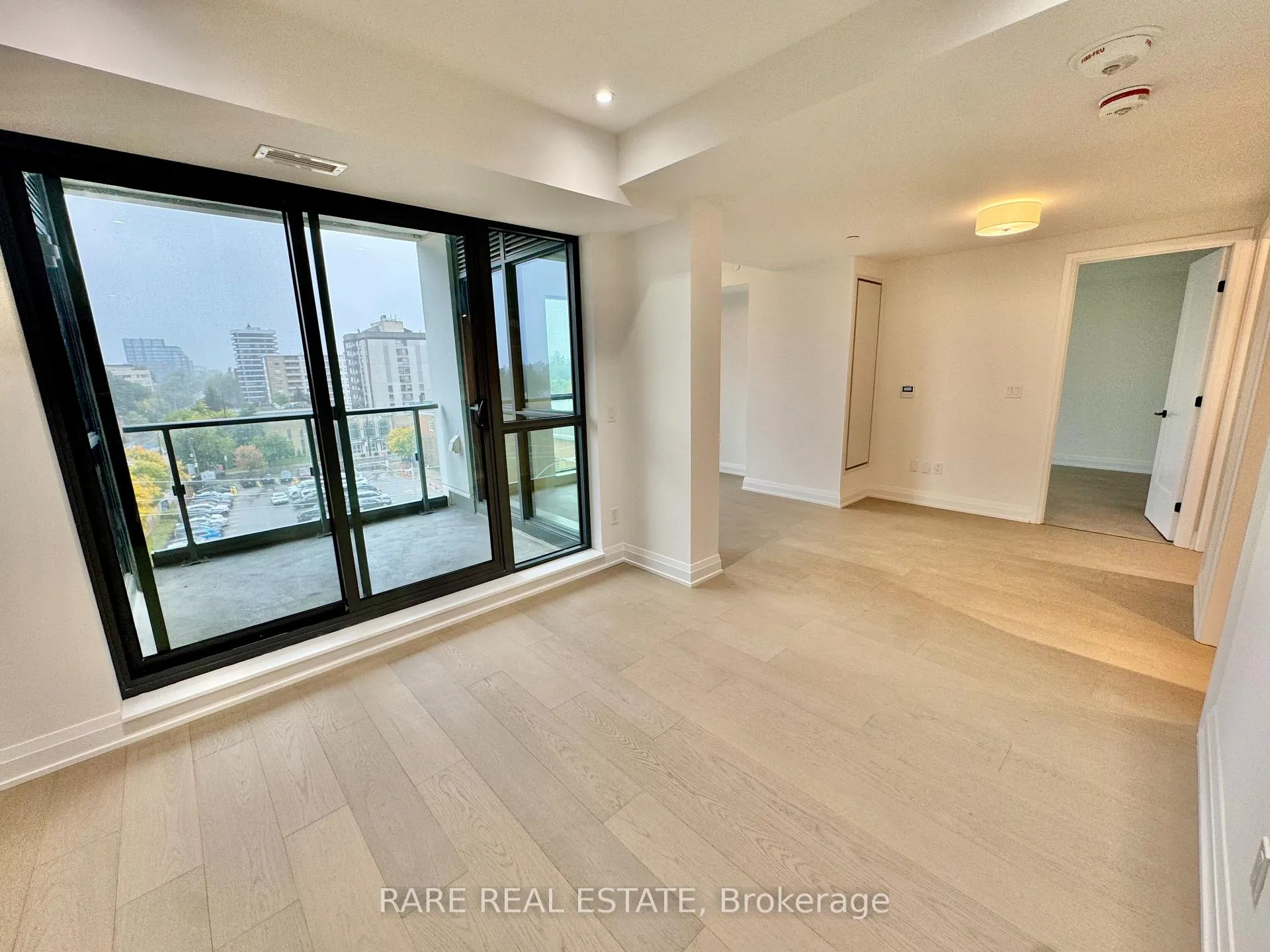 Front of Unit 319, 505 Glencairn Avenue