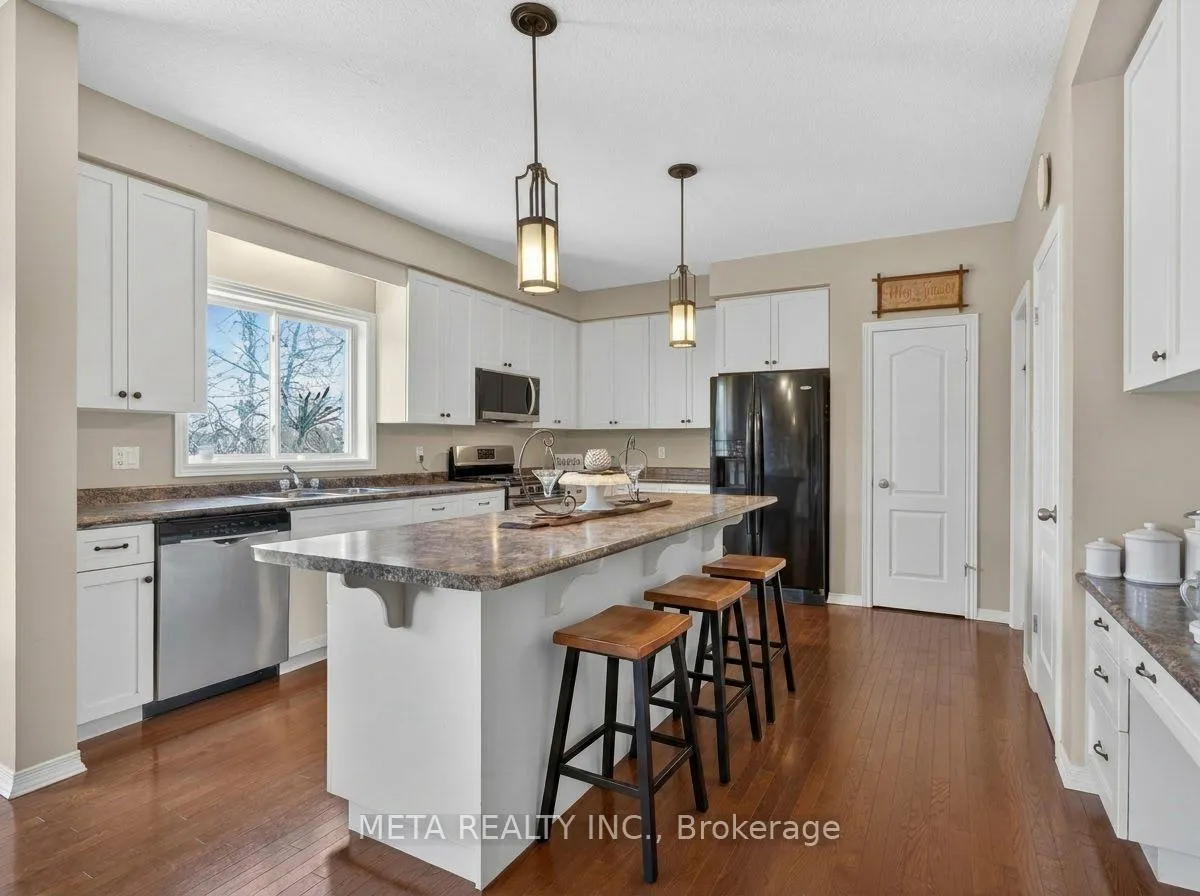 Photo 12 of 19 Mckean Crescent, Collingwood — HOMEH
