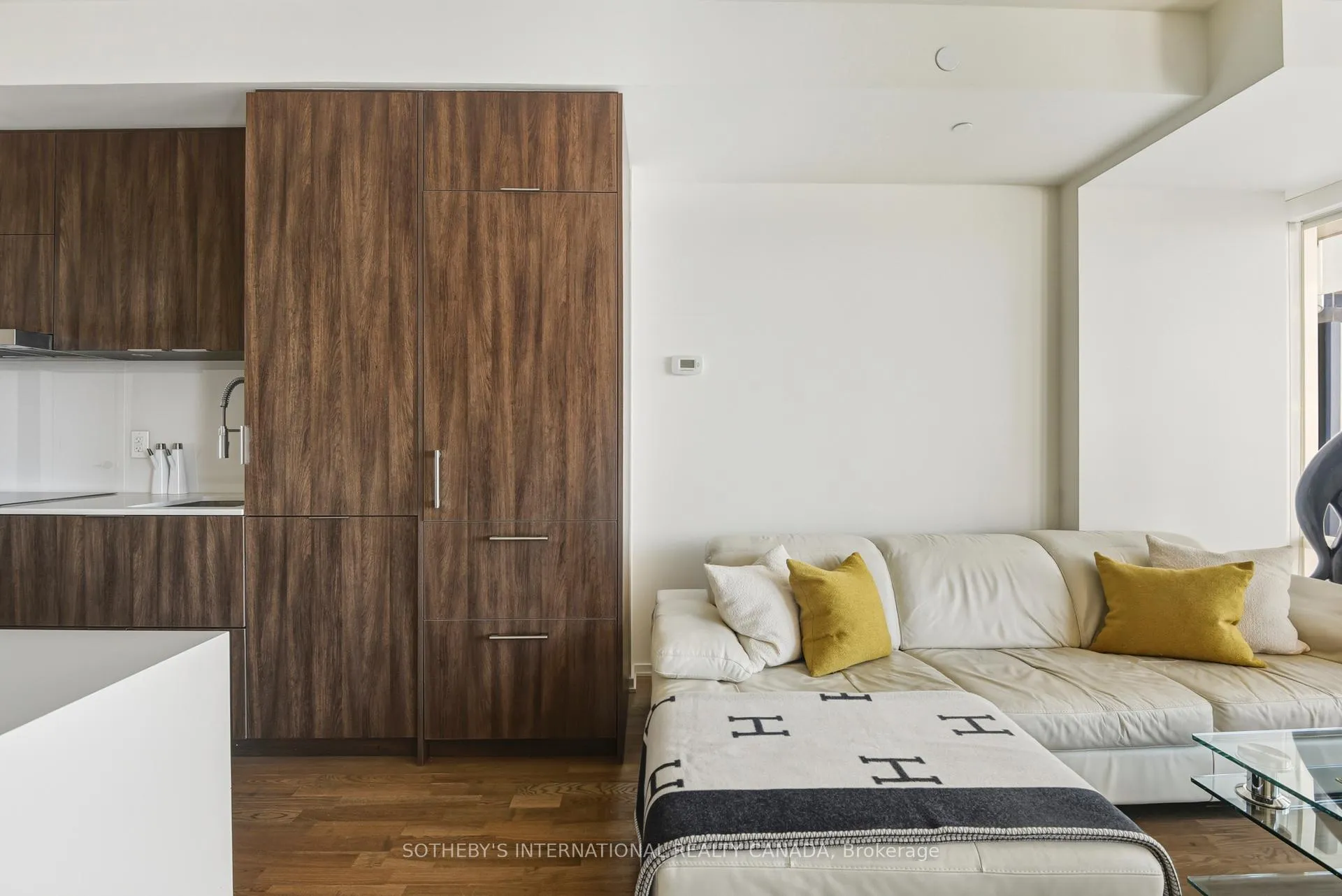 Photo 3 of Unit 2712, 1 Bloor Street E, Toronto, Church-Yonge Corridor — HOMEH