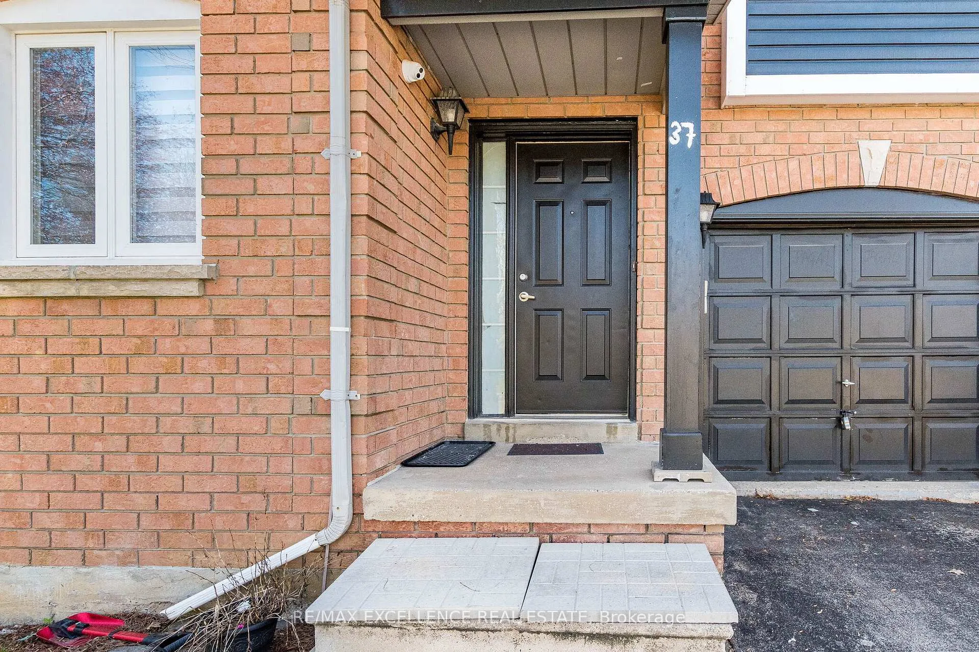 Photo 2 of 37 Elk Street, Brampton, Sandringham-Wellington — HOMEH
