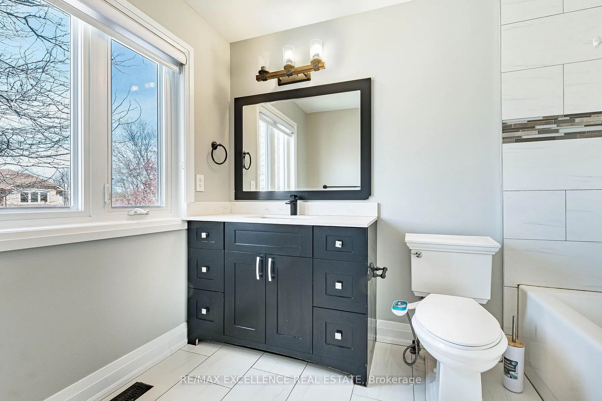 Photo 30 of 37 Elk Street, Brampton, Sandringham-Wellington — HOMEH