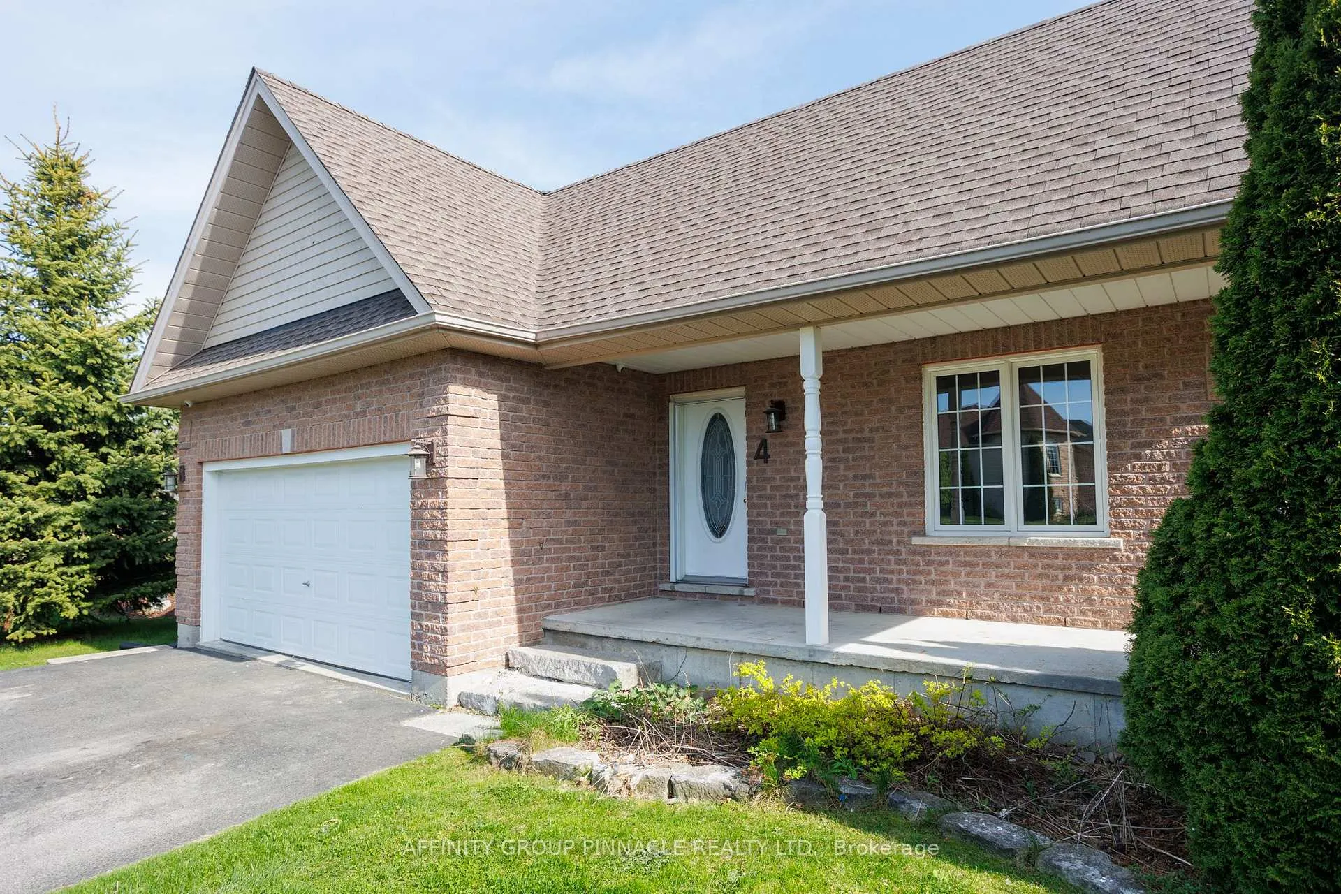 Photo 3 of 4 Champlain Boulevard, Kawartha Lakes, Lindsay — HOMEH