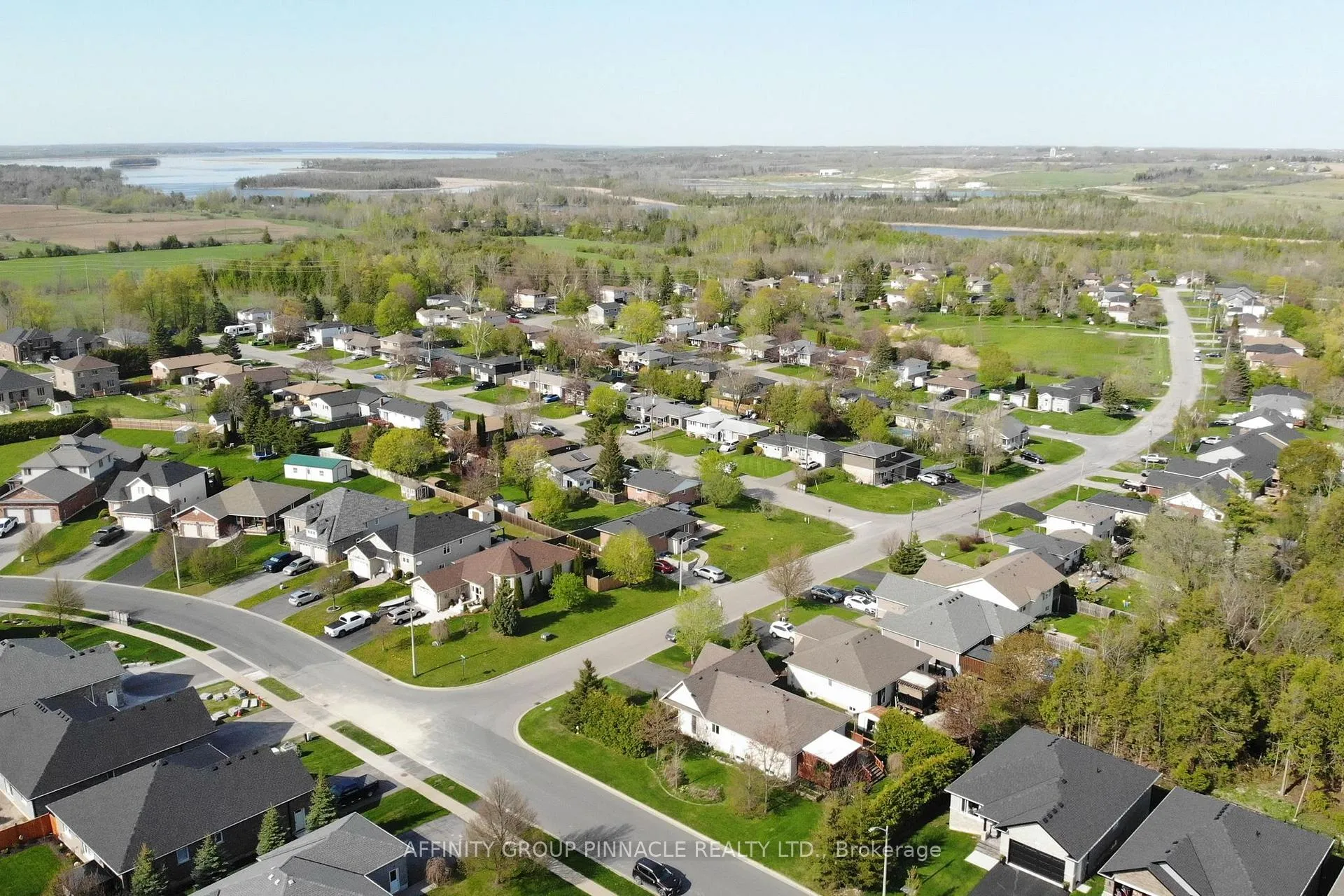 Photo 37 of 4 Champlain Boulevard, Kawartha Lakes, Lindsay — HOMEH