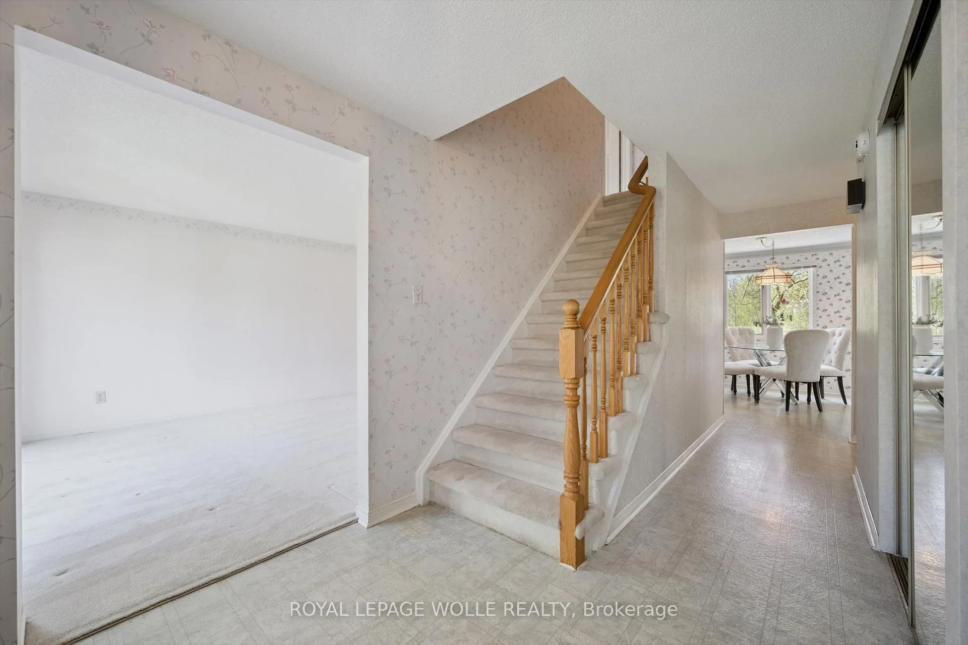 Photo 5 of 363 Northlake Drive, Waterloo — HOMEH