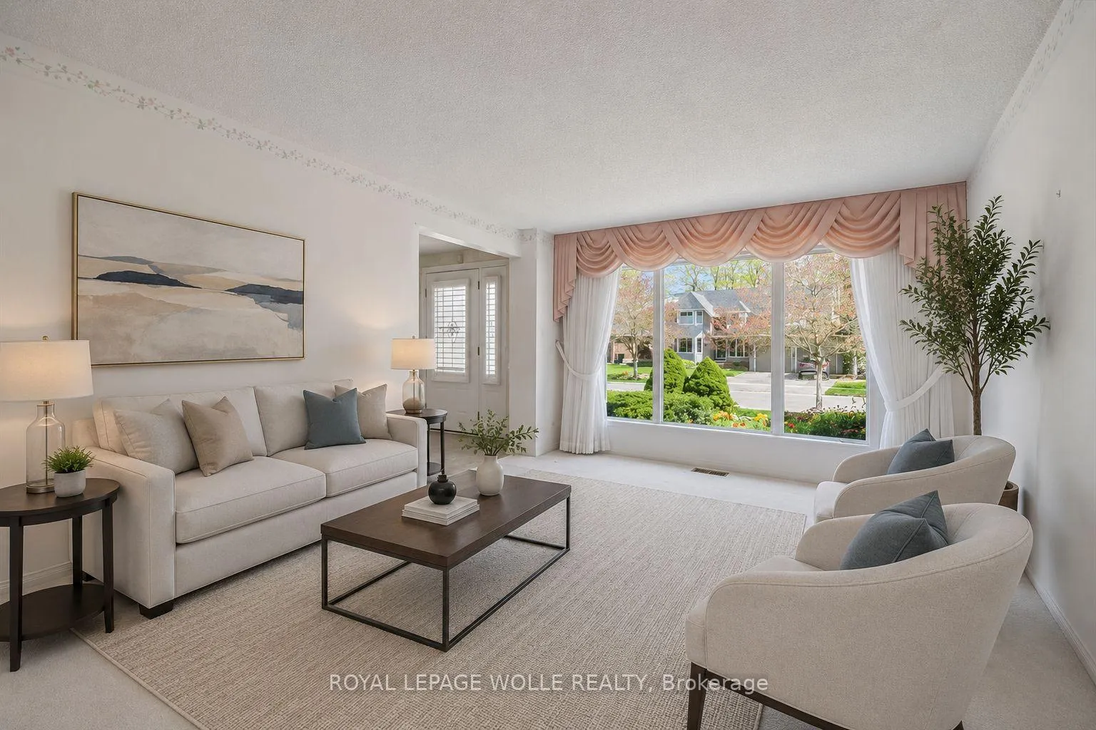 Photo 6 of 363 Northlake Drive, Waterloo — HOMEH