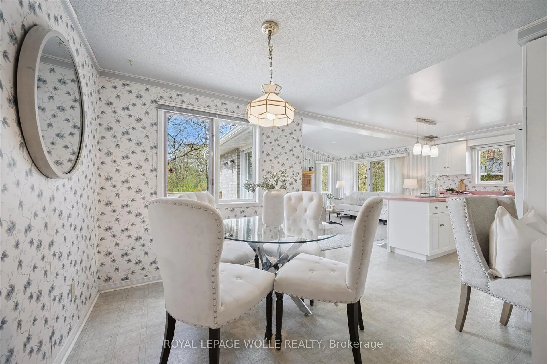 Photo 12 of 363 Northlake Drive, Waterloo — HOMEH