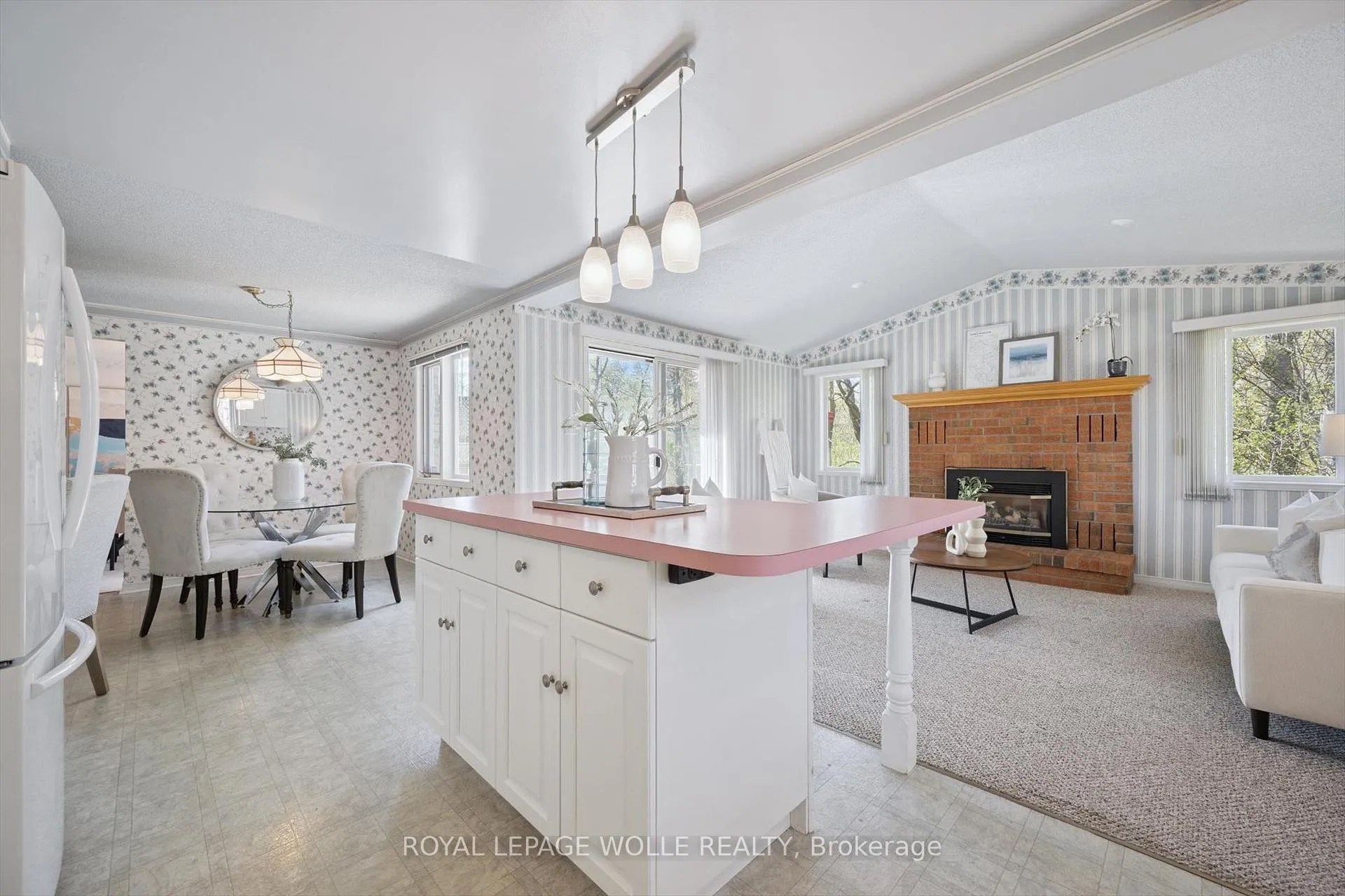 Photo 16 of 363 Northlake Drive, Waterloo — HOMEH